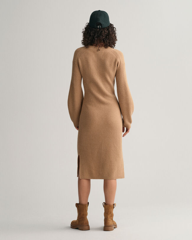 Robe col V en laine c&ocirc;tel&eacute;e