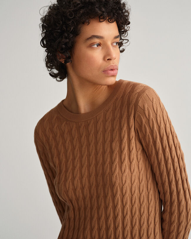 Robe &agrave; torsades prononc&eacute;es