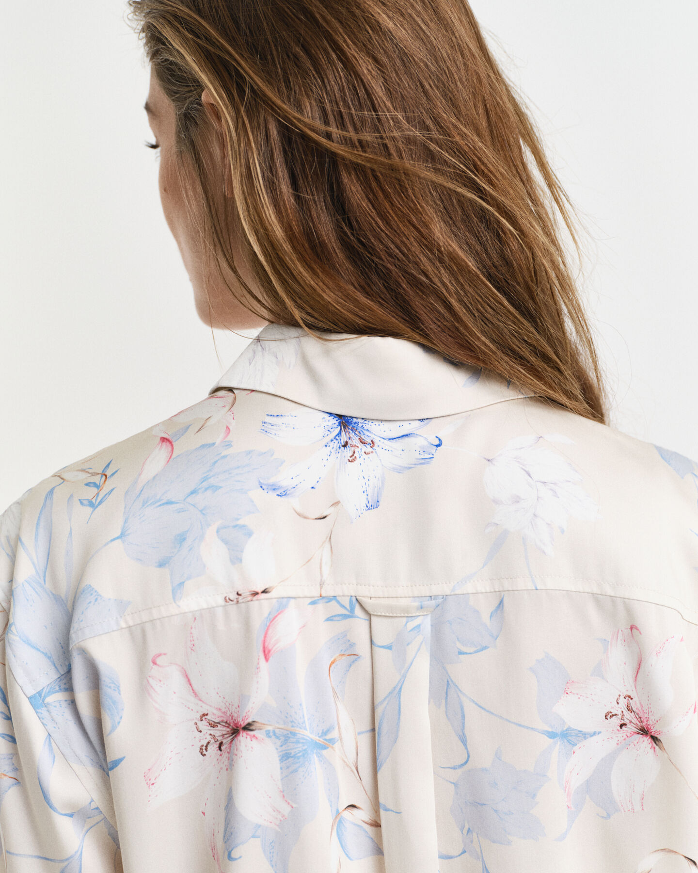 Chemise coupe regular à manches courtes avec imprimé floral