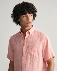 Chemise regular fit en lin &agrave; manches courtes