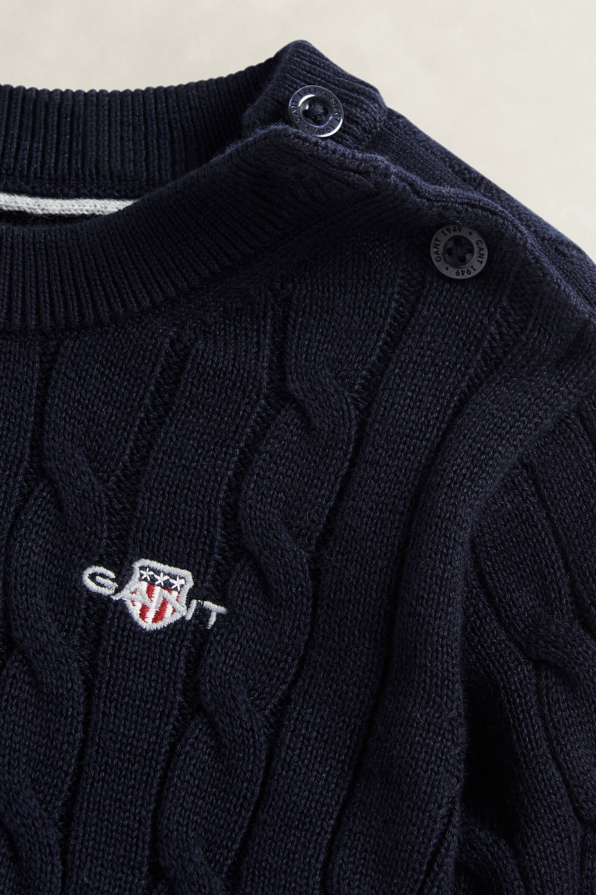 Pull en maille torsadée avec écusson Garçon