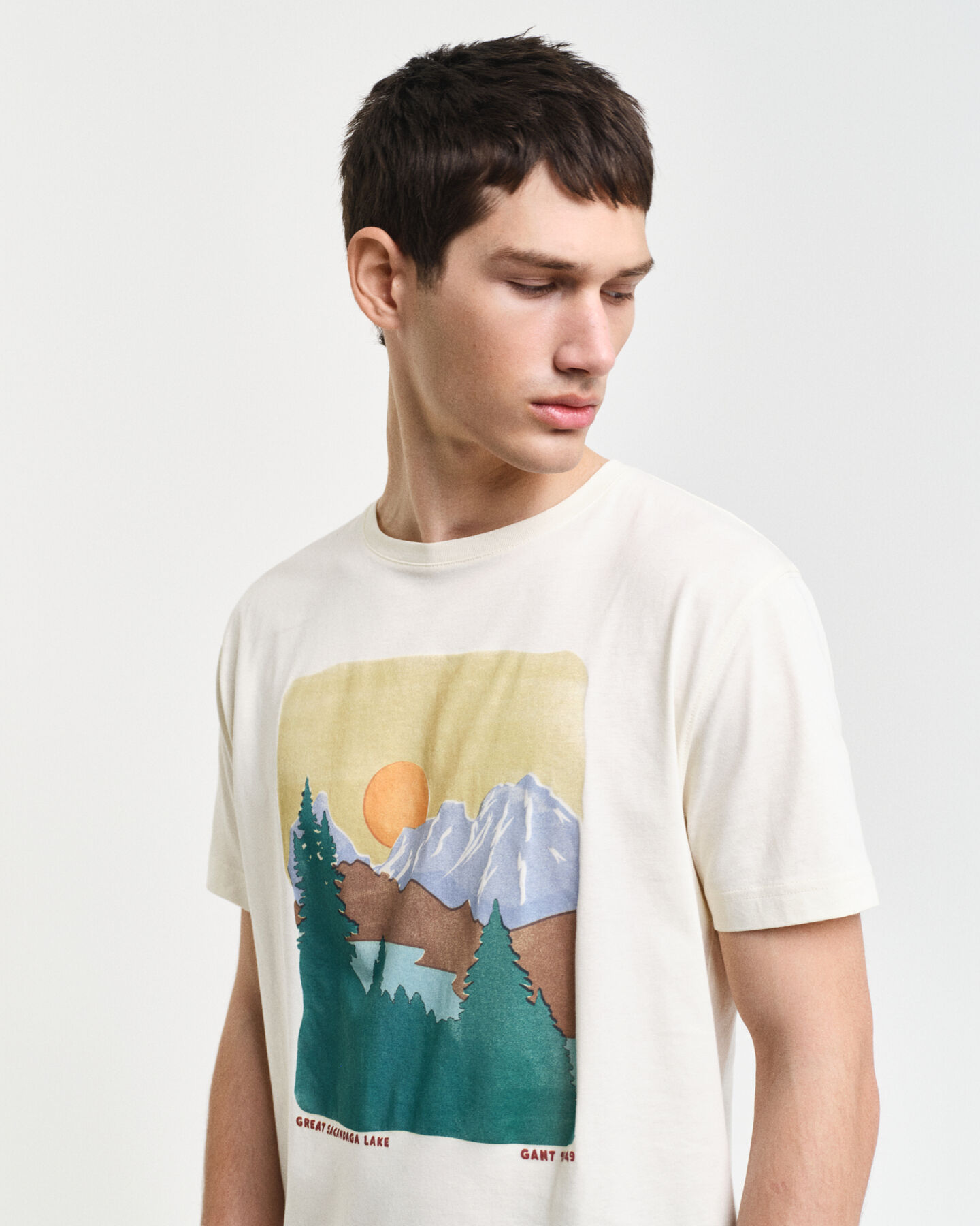 T-shirt avec illustration Outdoor