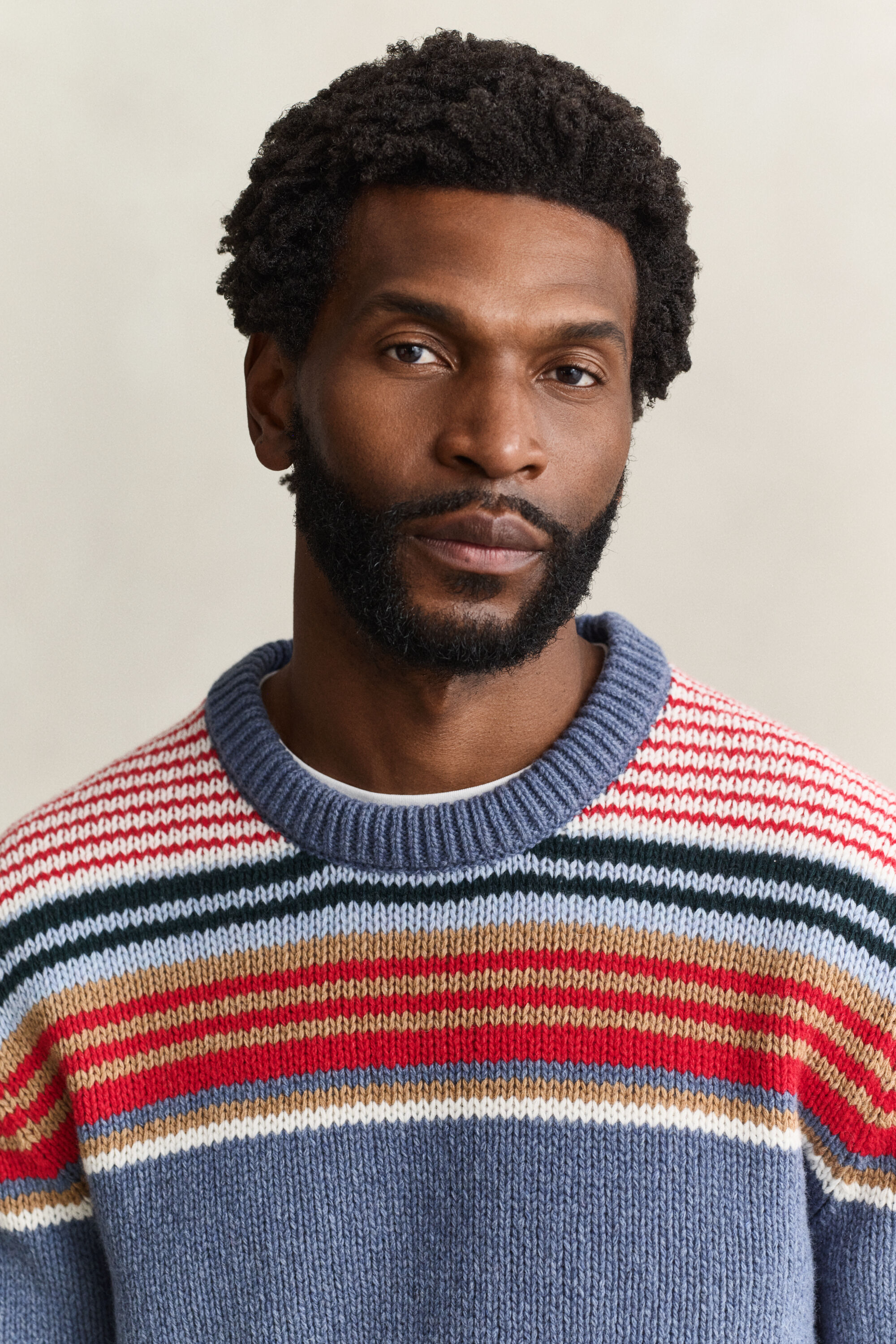 Pull col rond à rayures multicolores