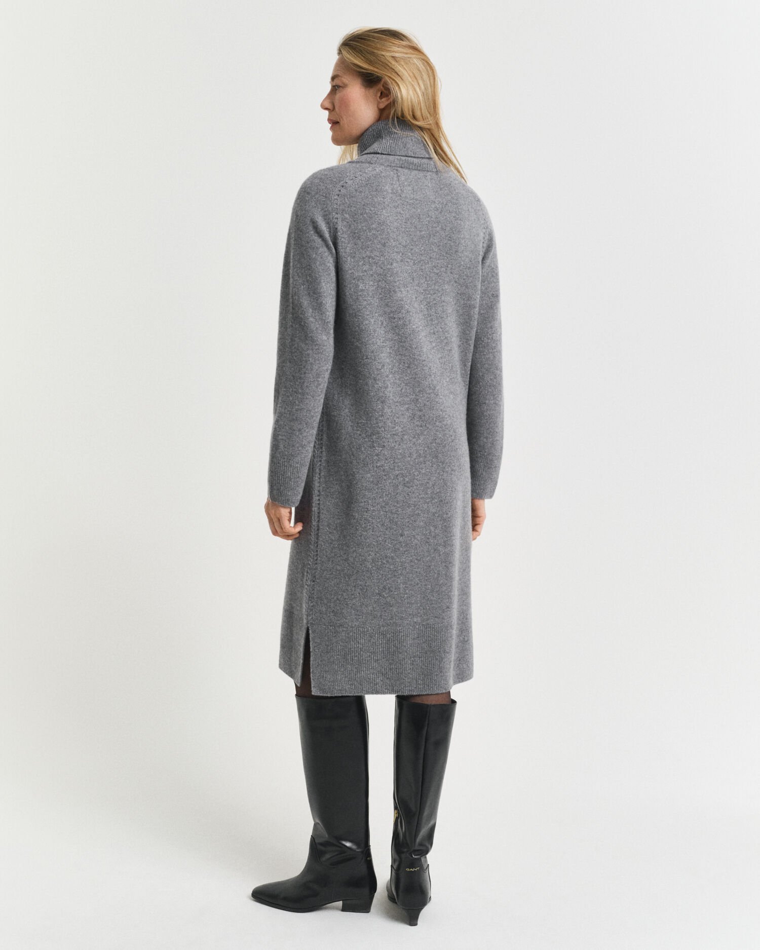 Robe col roulé avec finitions en maille