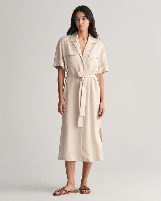 Robe-chemise à manches courtes avec poches