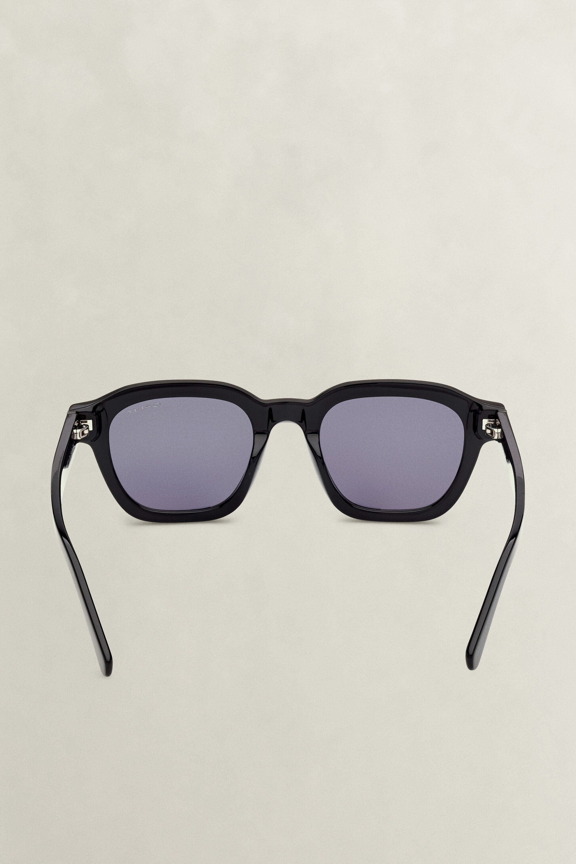 Lunettes de soleil géométriques
