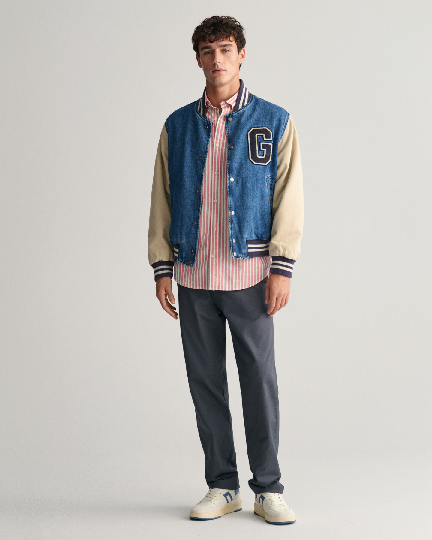 Chemise regular fit en coton et lin &agrave; rayures