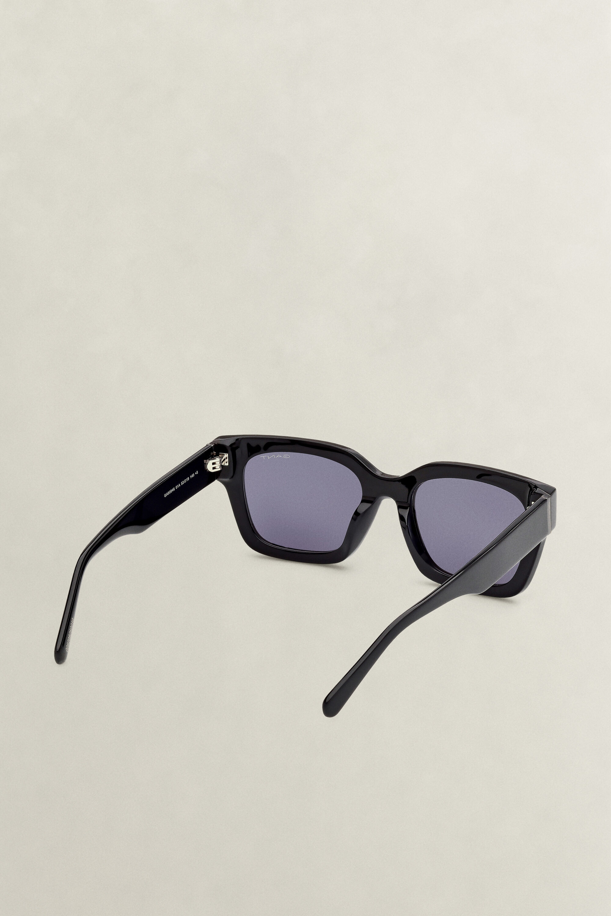 Lunettes de soleil géométriques