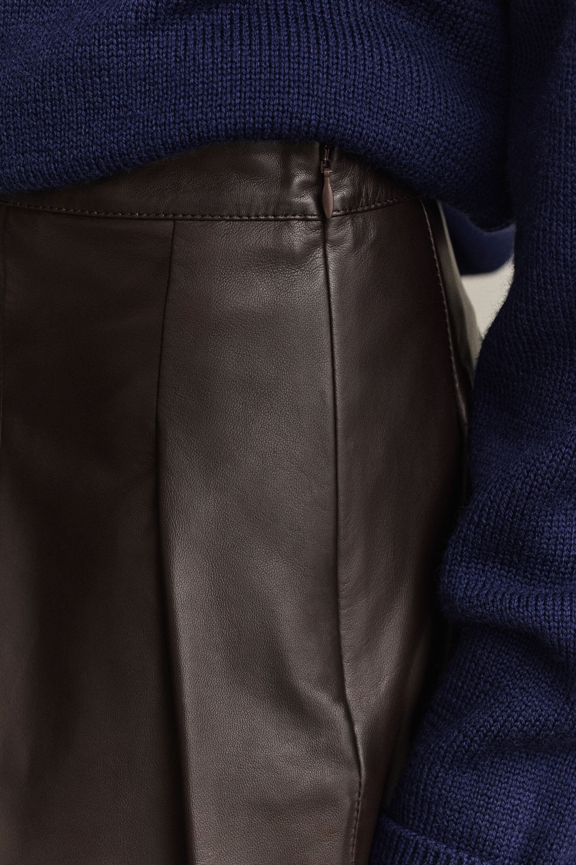 Jupe plissée en cuir Gant x Yale
