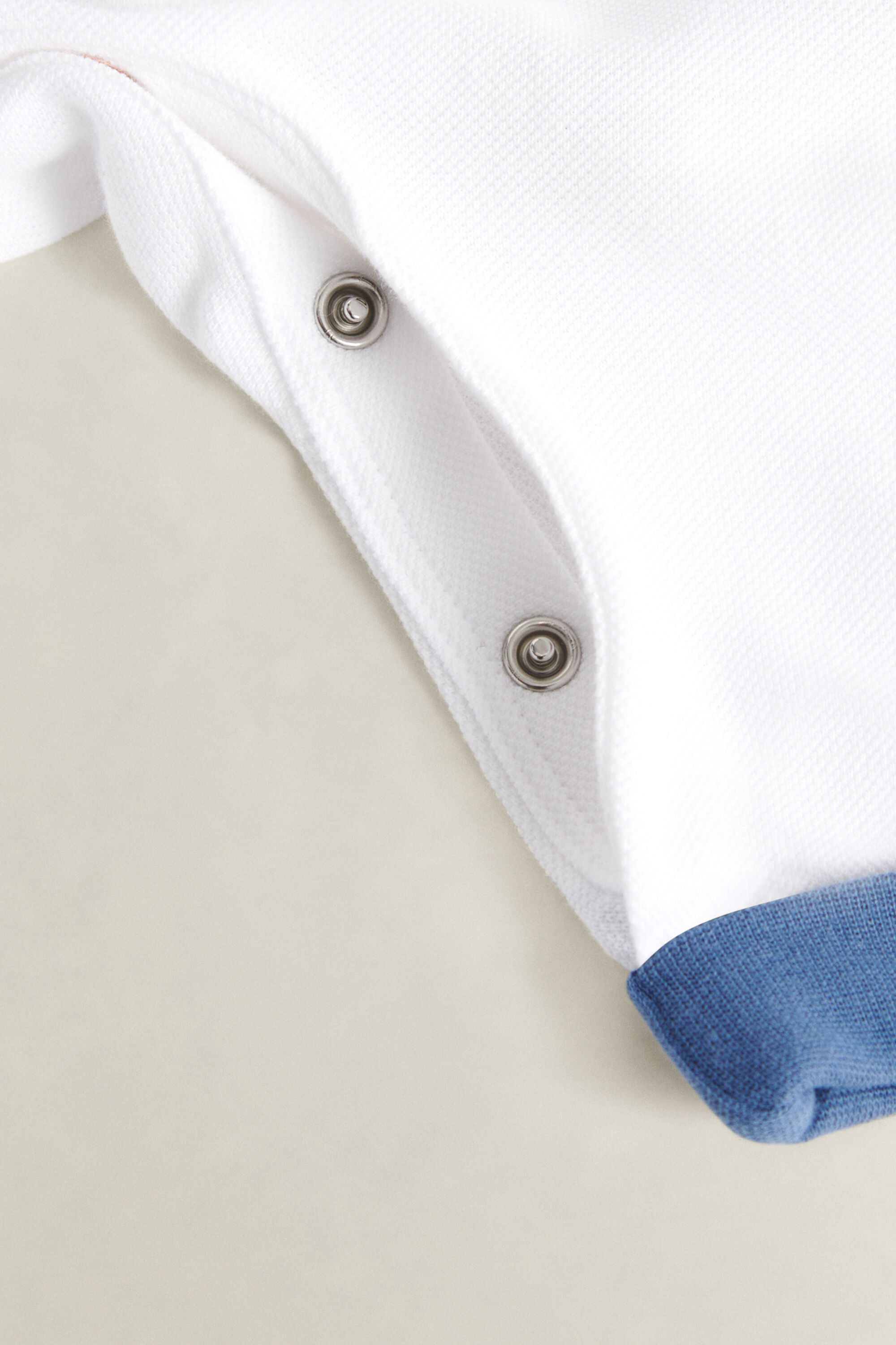 Barboteuse avec col façon polo pour bébé garçon