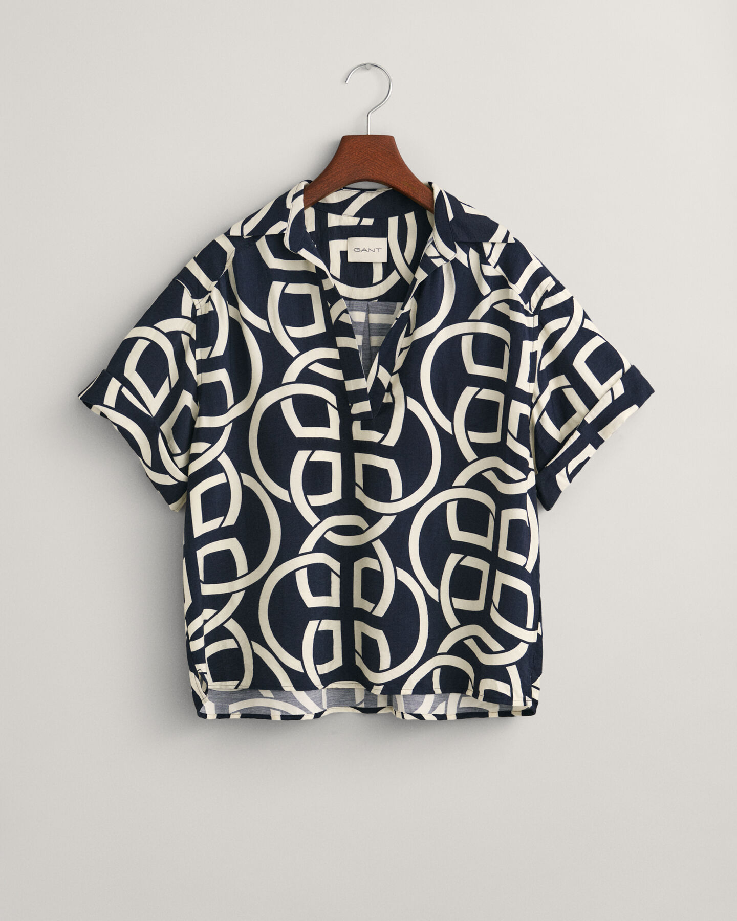 Chemise relaxed fit &agrave; manches courtes avec imprim&eacute; Monogram Popover