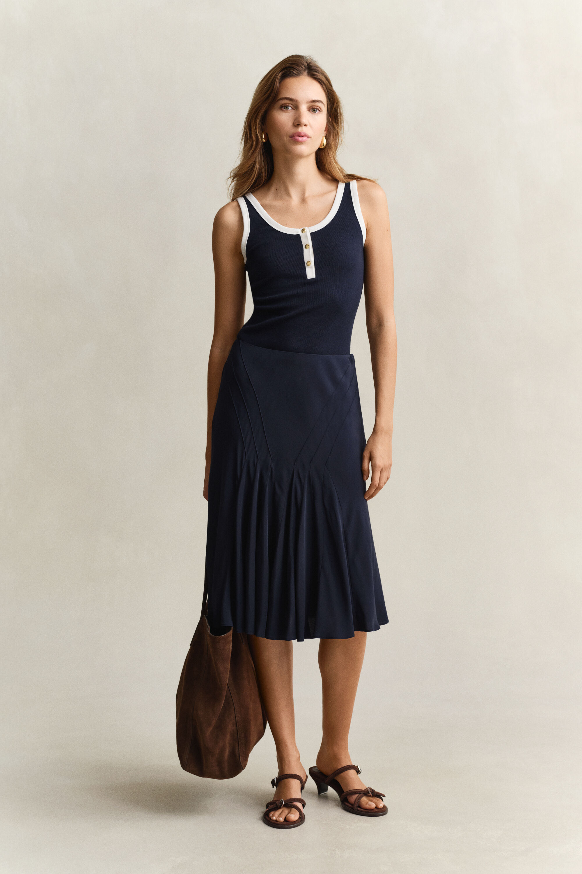 Jupe évasée coupée dans le biais