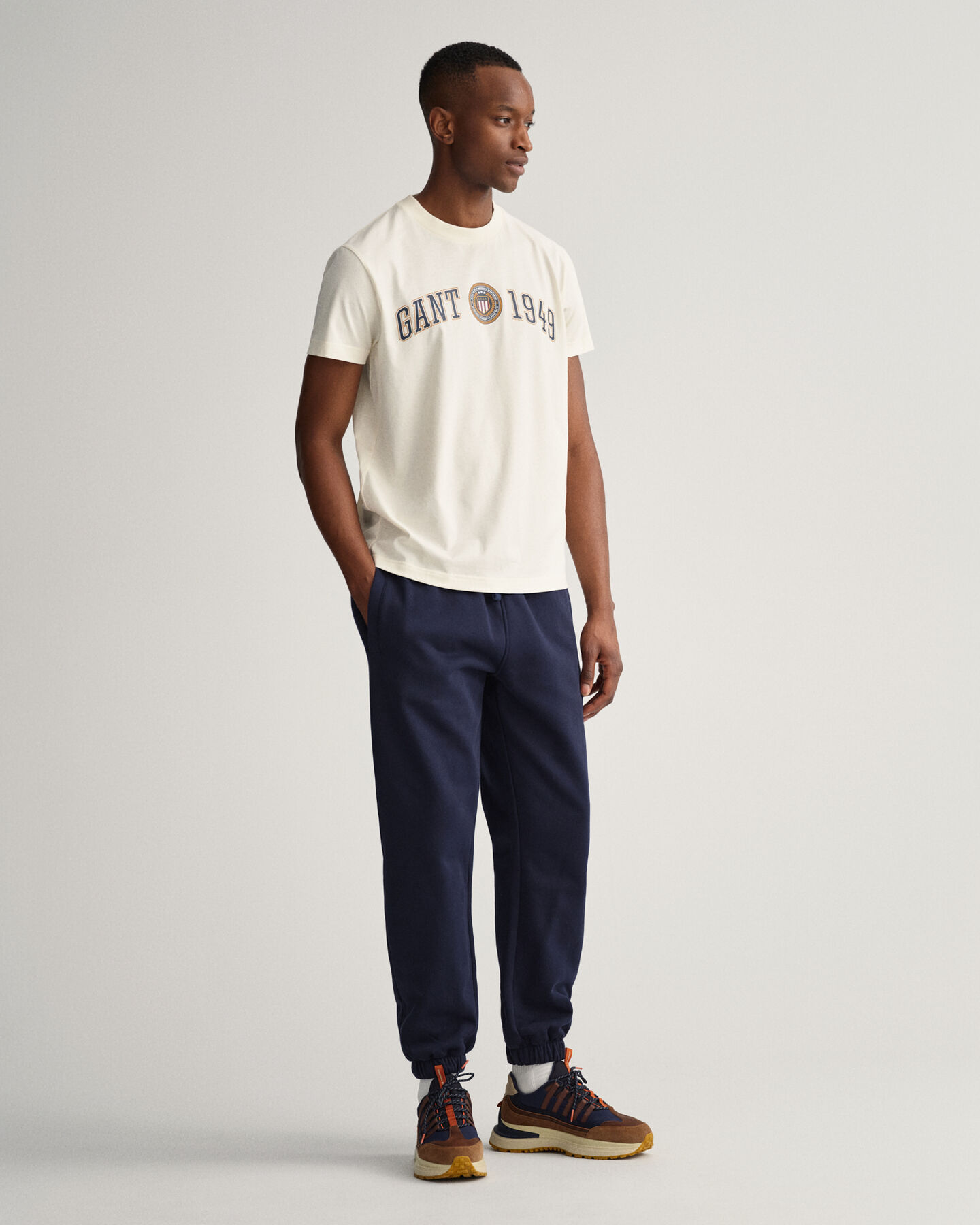 T-shirt Crest Shield