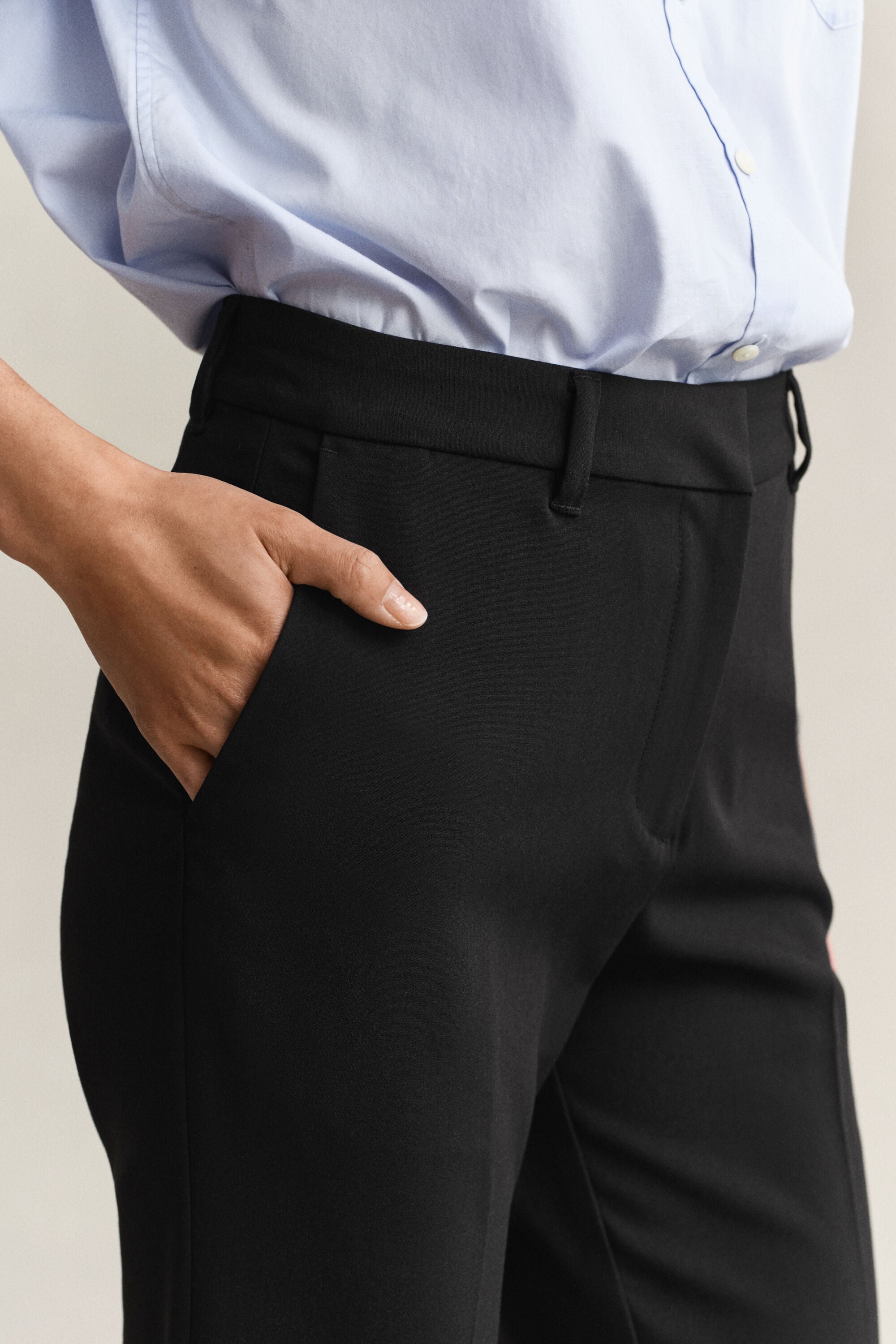 Pantalon coupe slim évasé