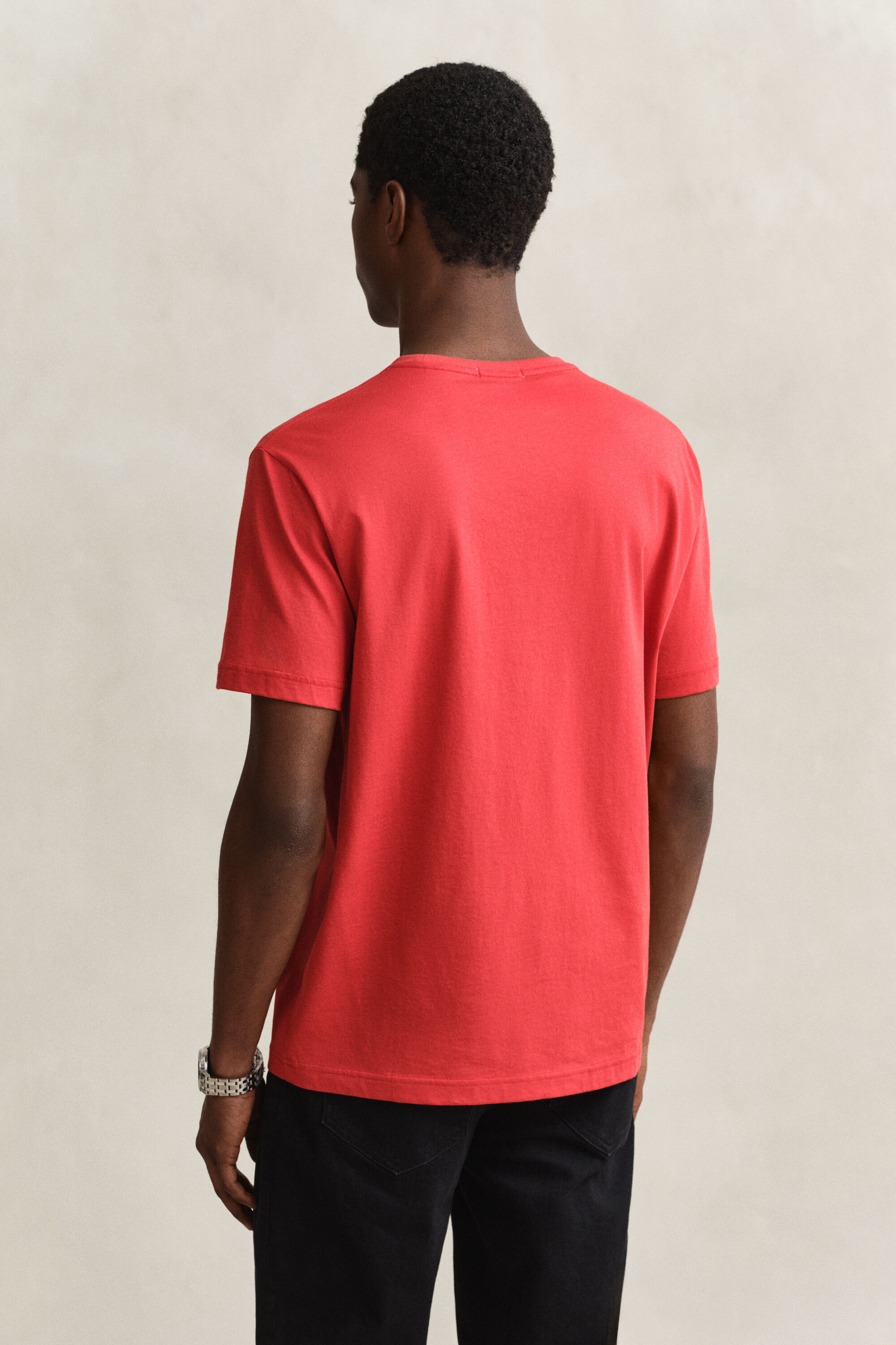 T-shirt coupe regular avec écusson