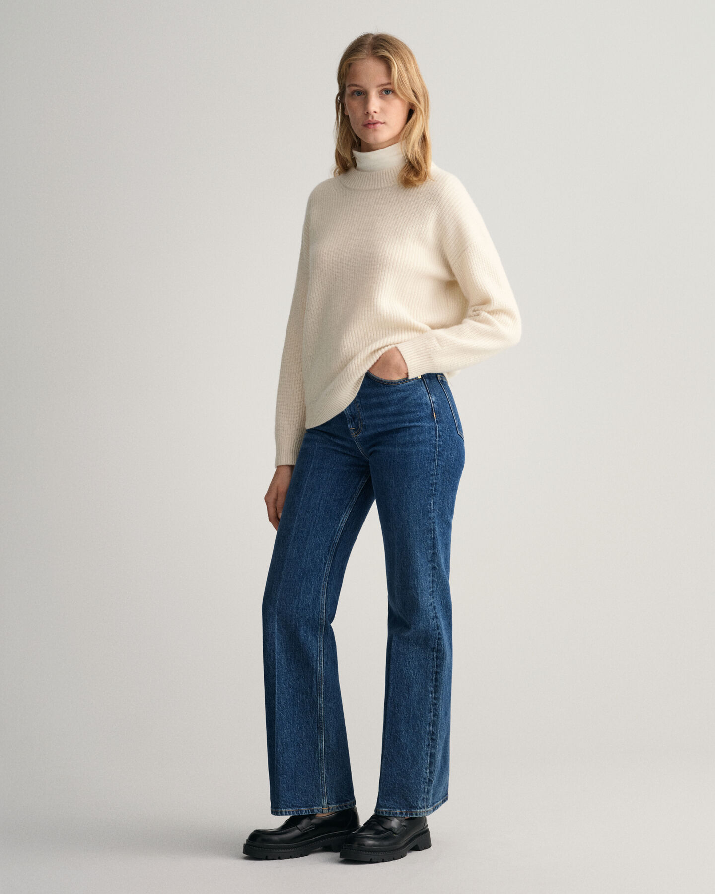 Pull ras du cou en laine côtelée