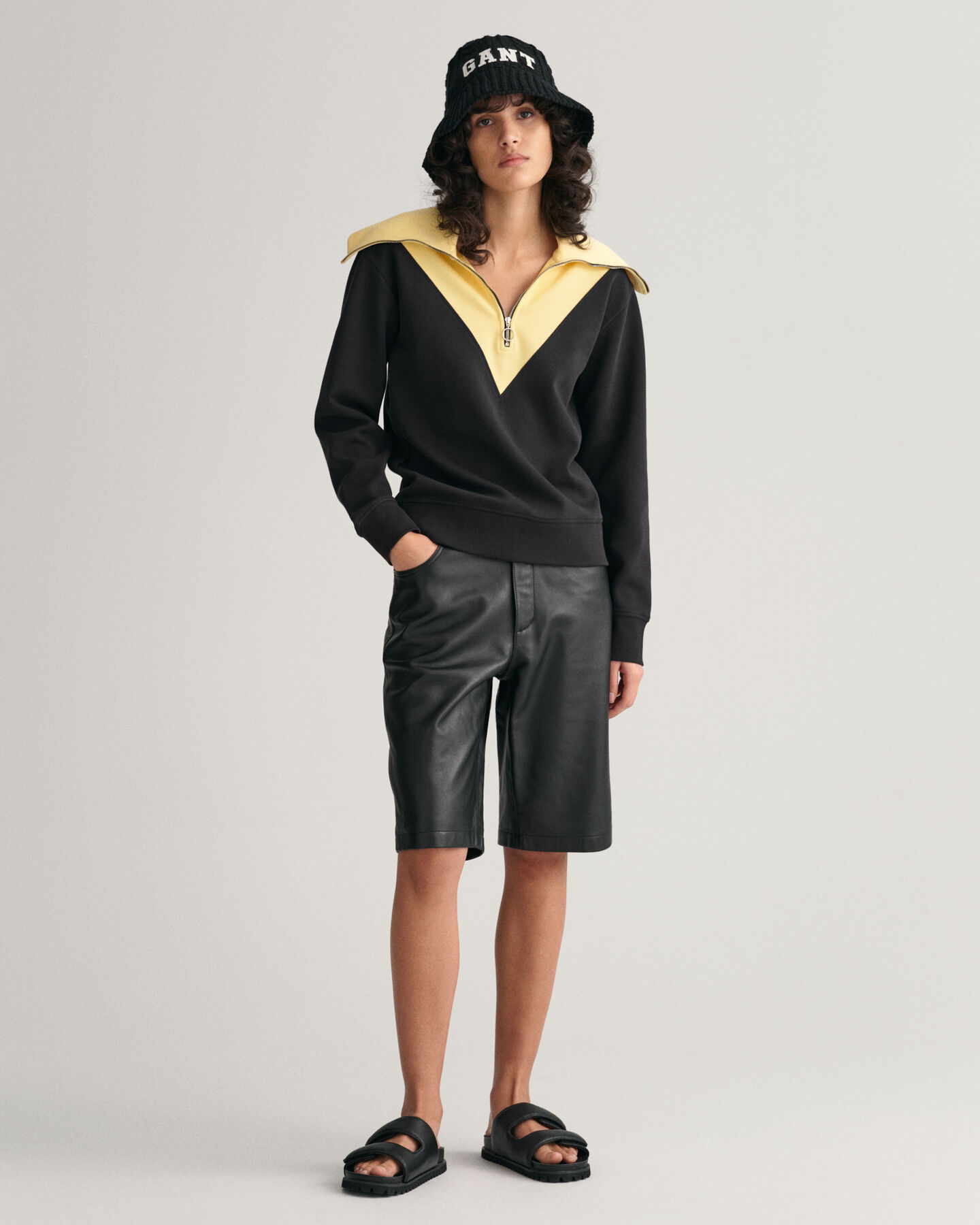 Sweat-shirt &agrave; demi-zip en colour-block