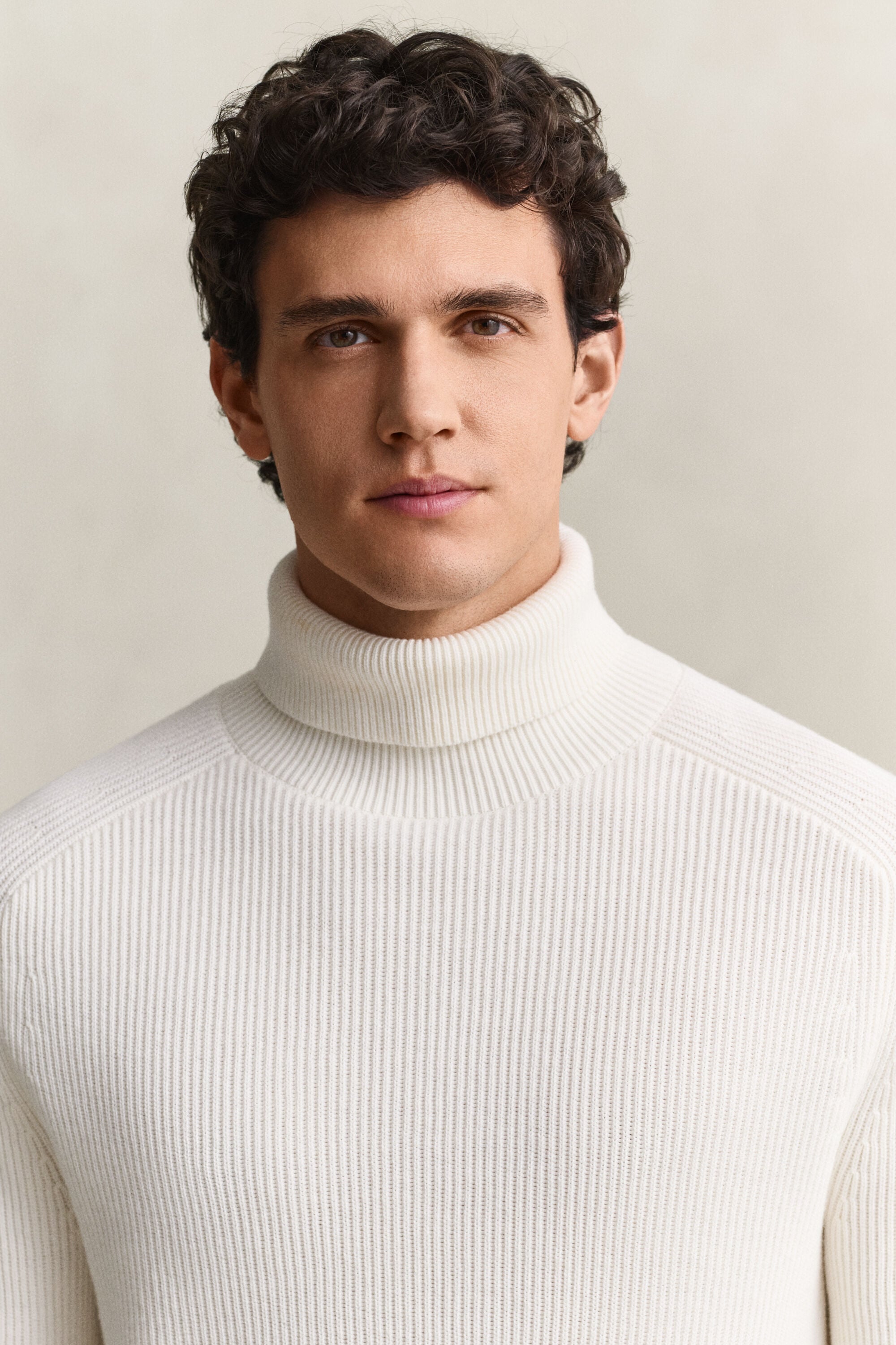 Pull col roulé en laine mérinos et coton