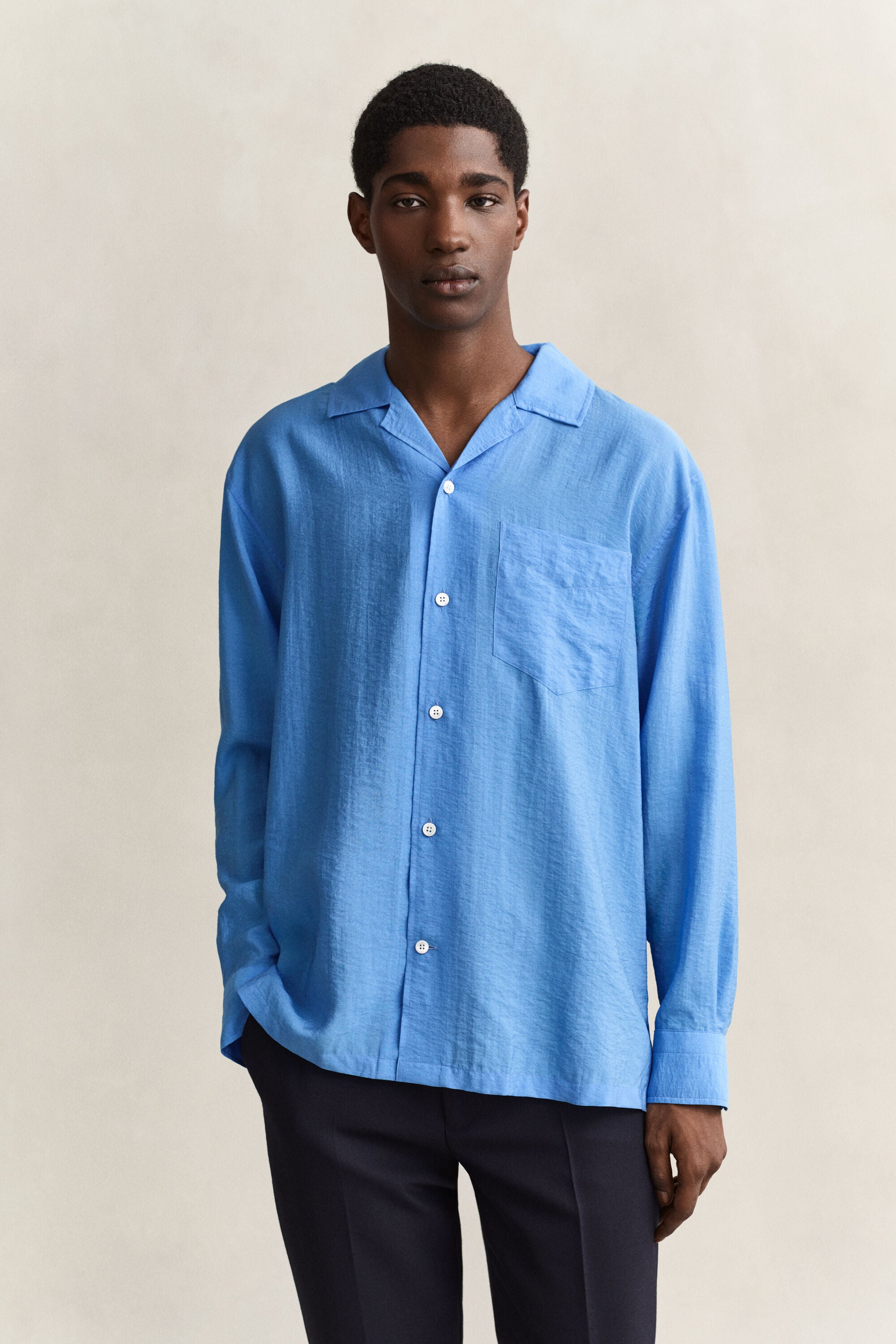 Chemise à col ouvert