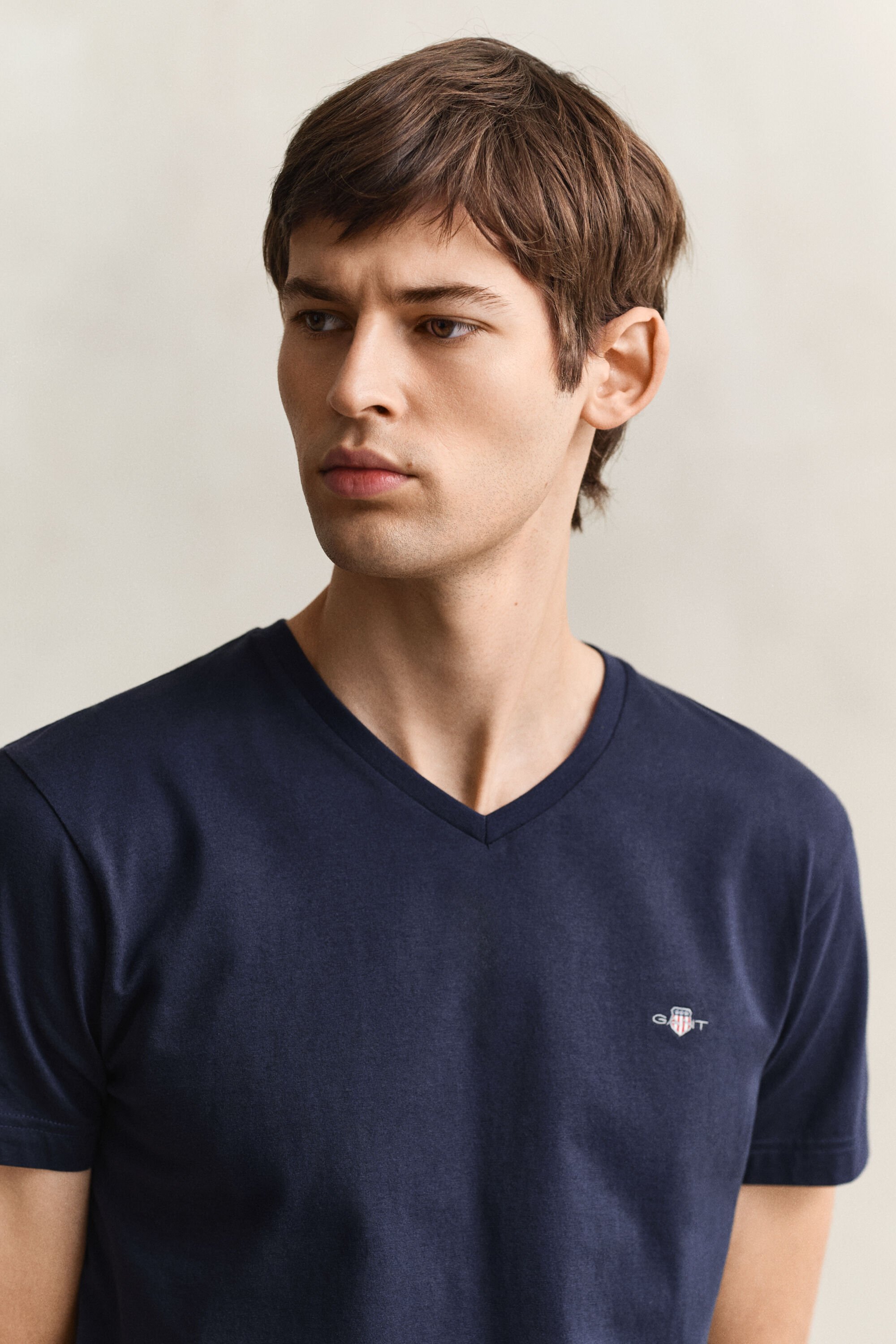 T-shirt col V coupe slim Shield