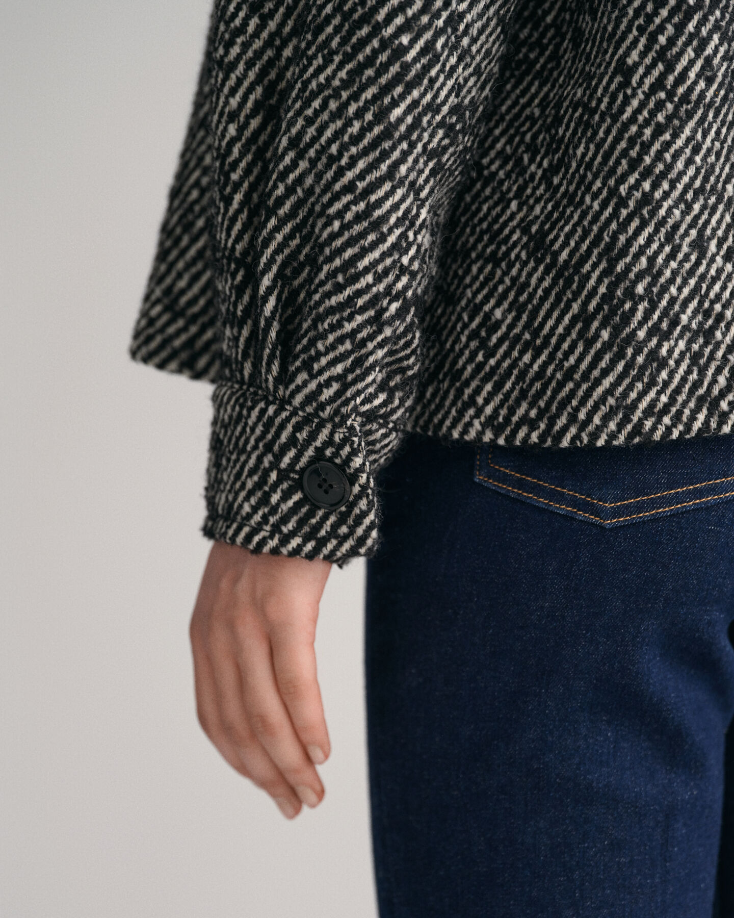 Veste courte en laine avec motif