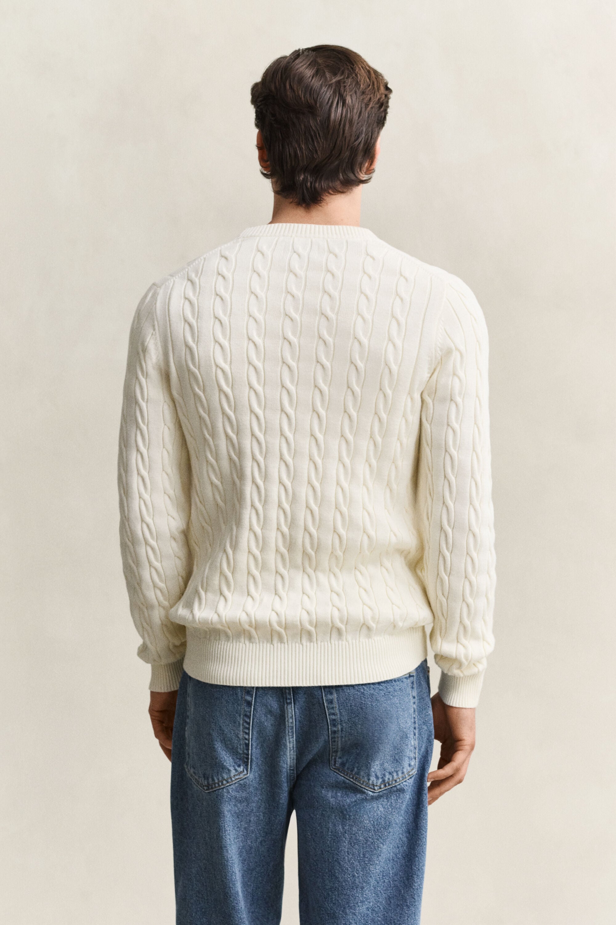 Pull en maille torsadée classique