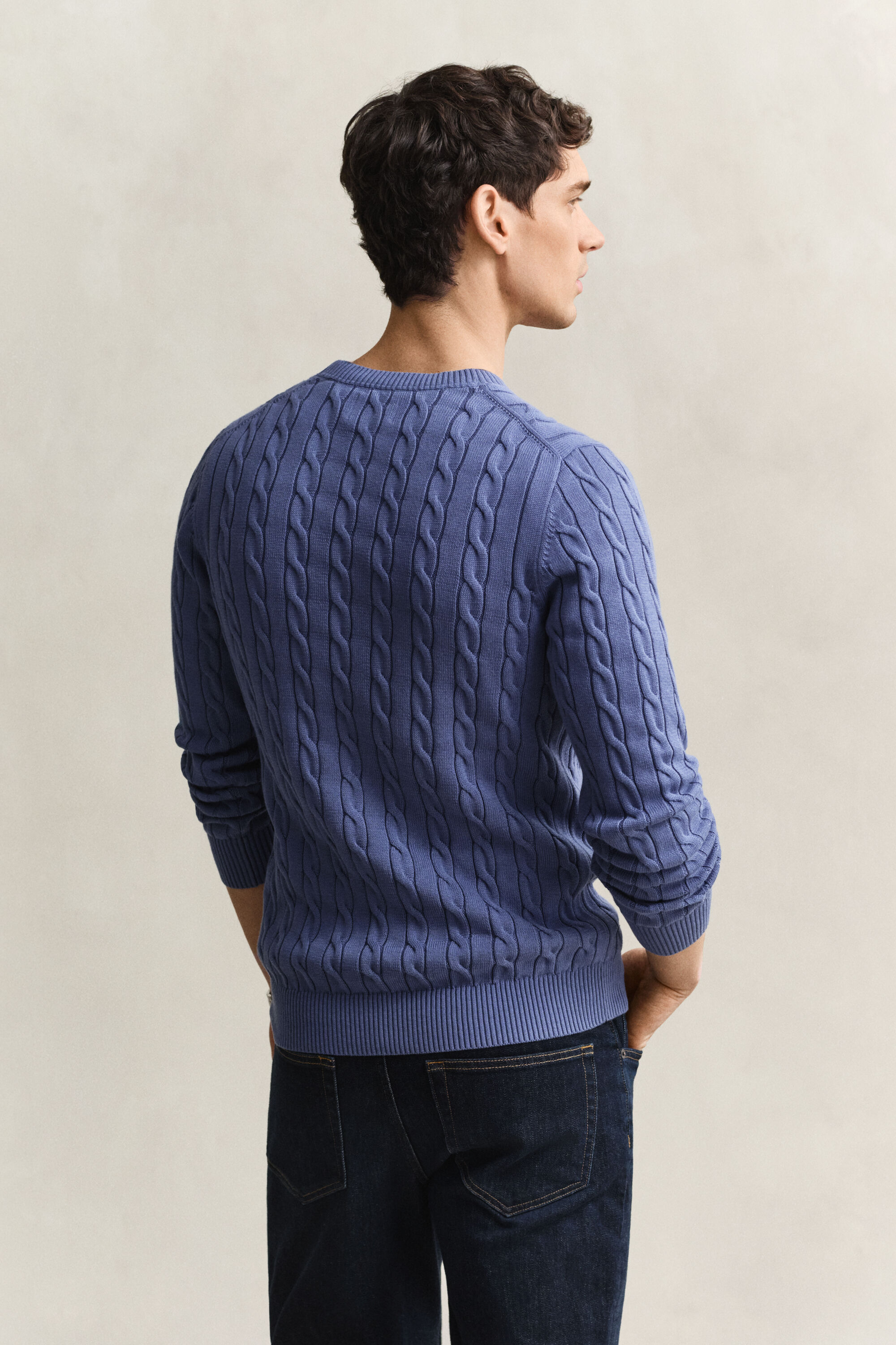 Pull en maille torsadée classique