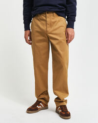 Pantalon chino regular fit en coton bross&eacute;