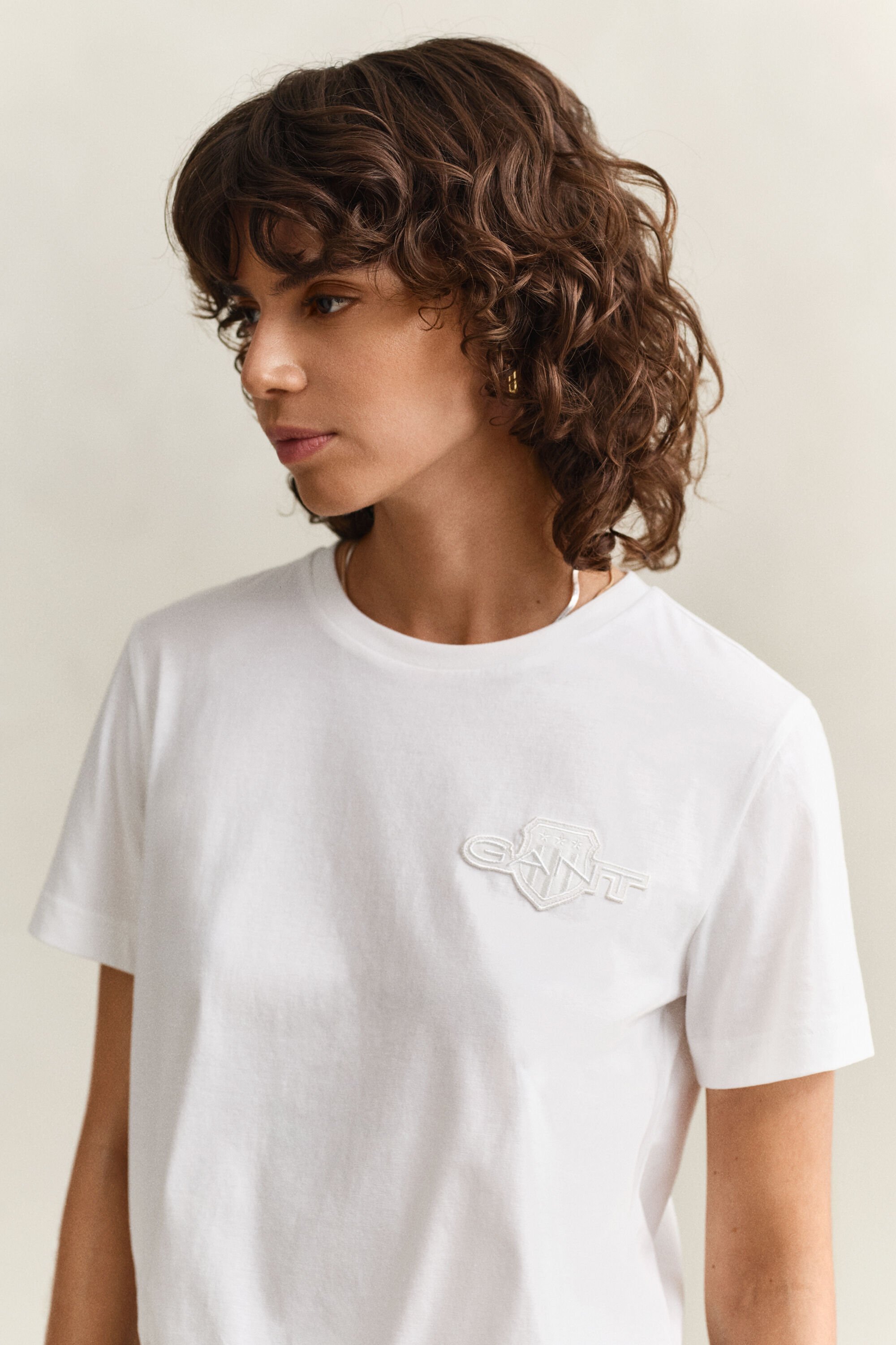 T-shirt avec écusson ton sur ton