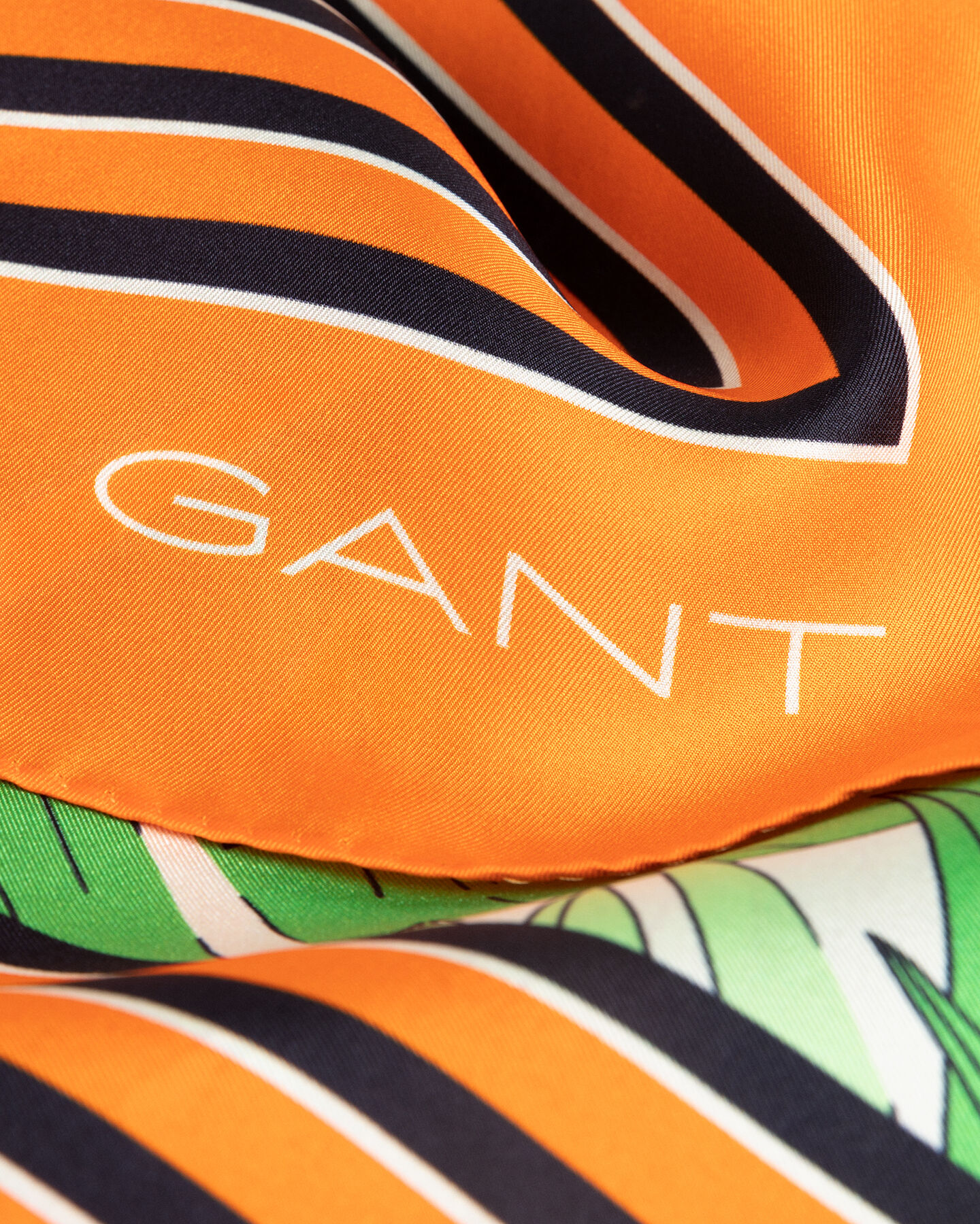 Foulard en soie à imprimé Palm Breeze