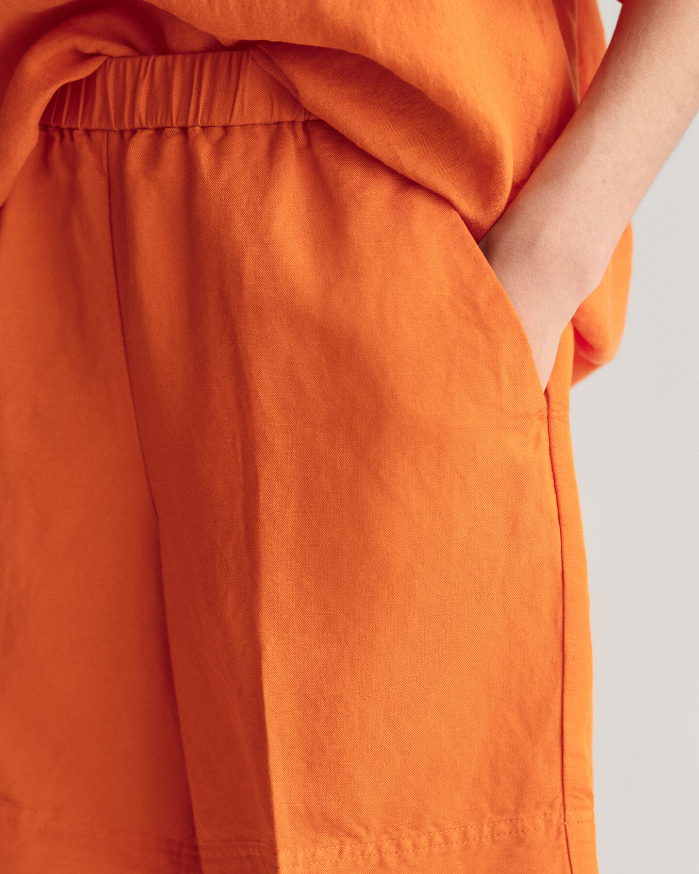 Short relaxed fit en lin m&eacute;lang&eacute; Pull-On