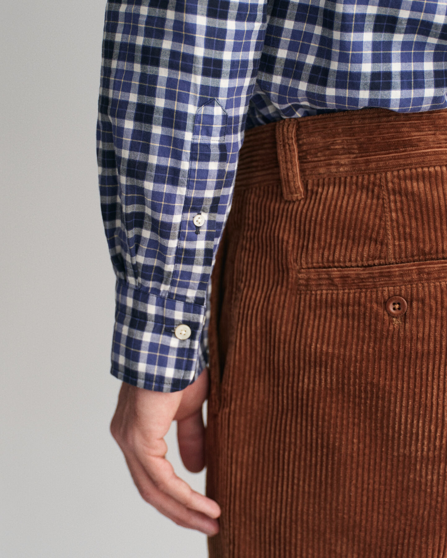 Chemise regular fit en serg&eacute; l&eacute;ger &agrave; carreaux