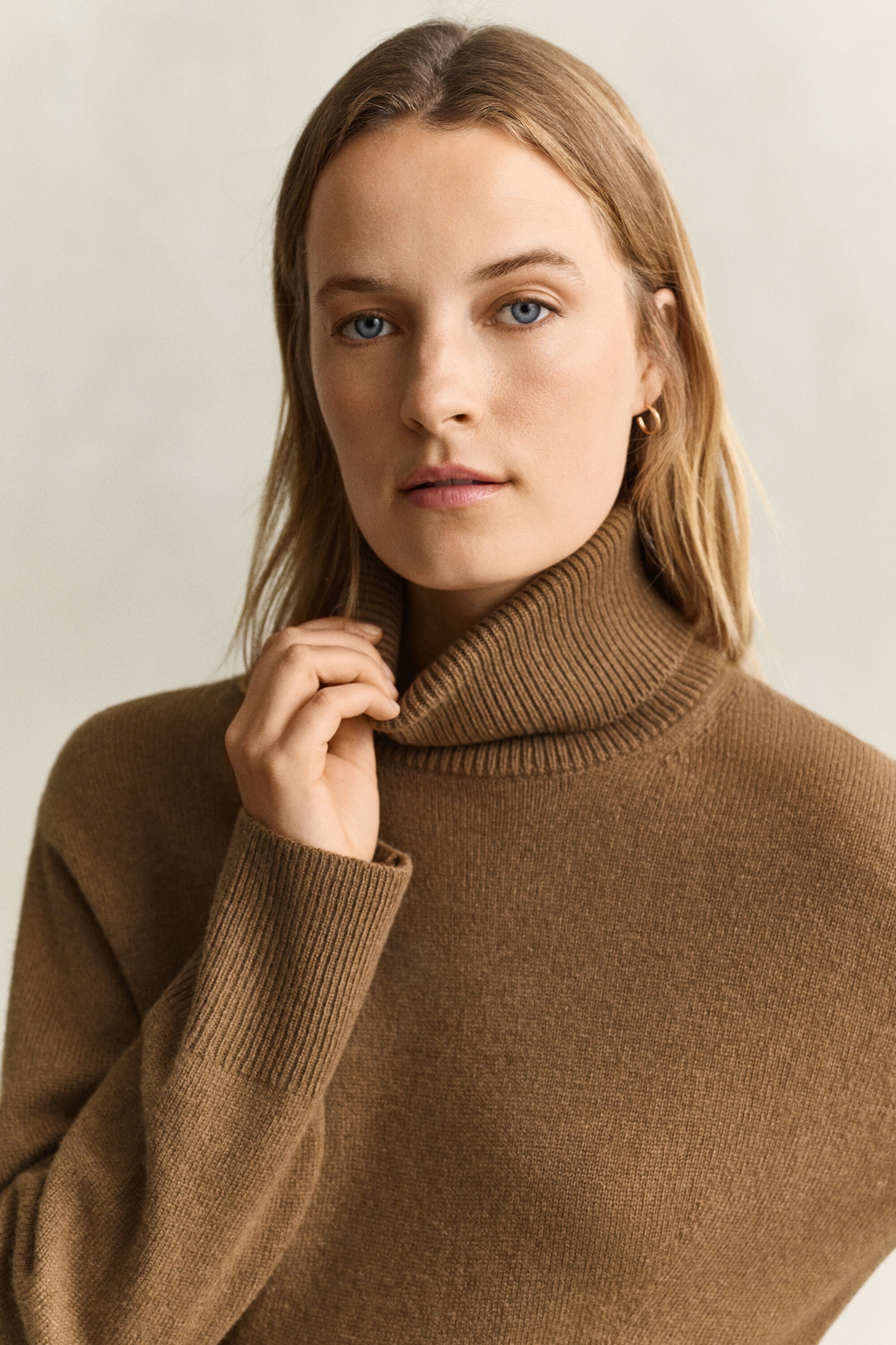 Robe à col roulé en laine et cachemire