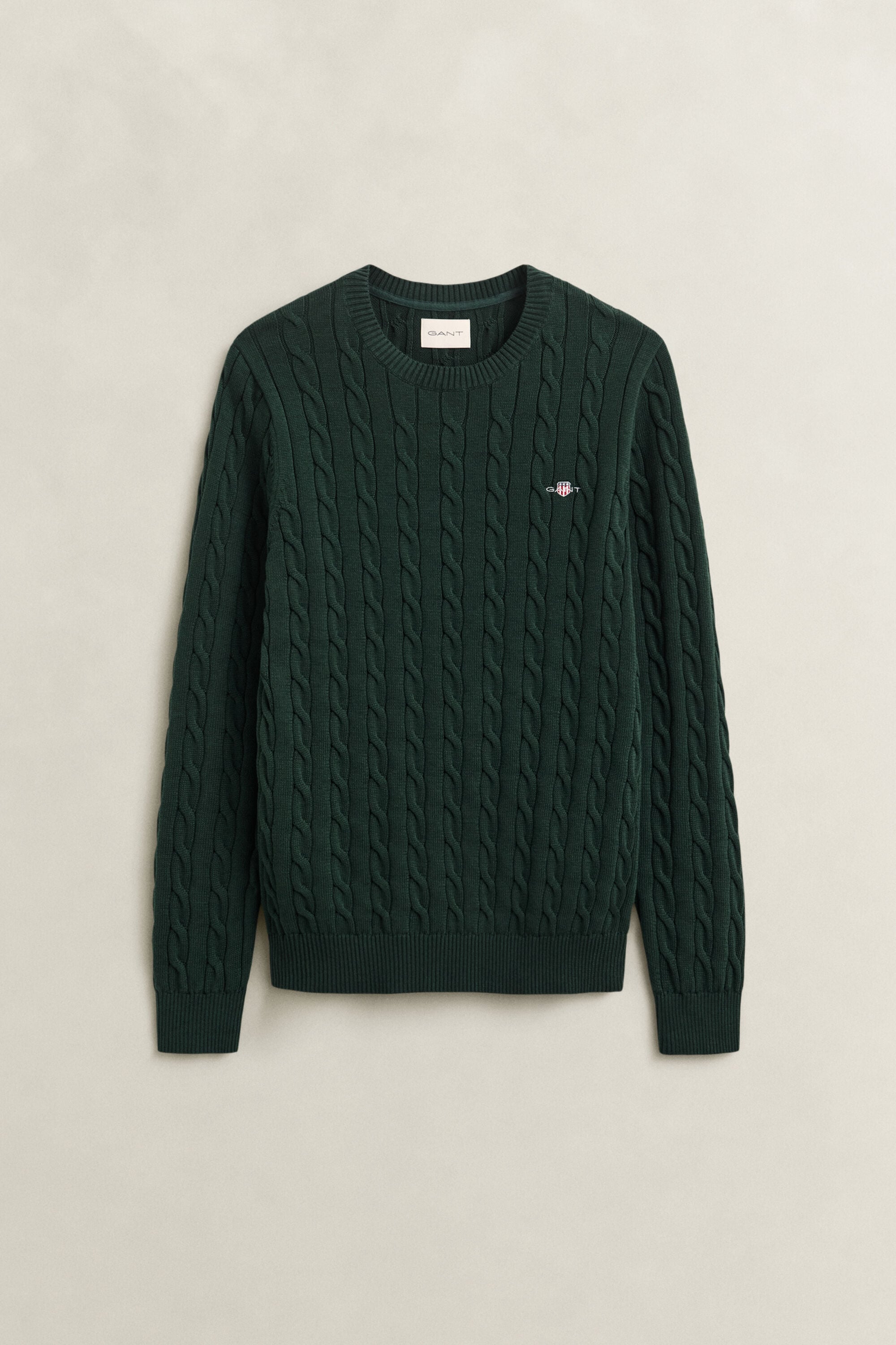 Pull en maille torsadée classique