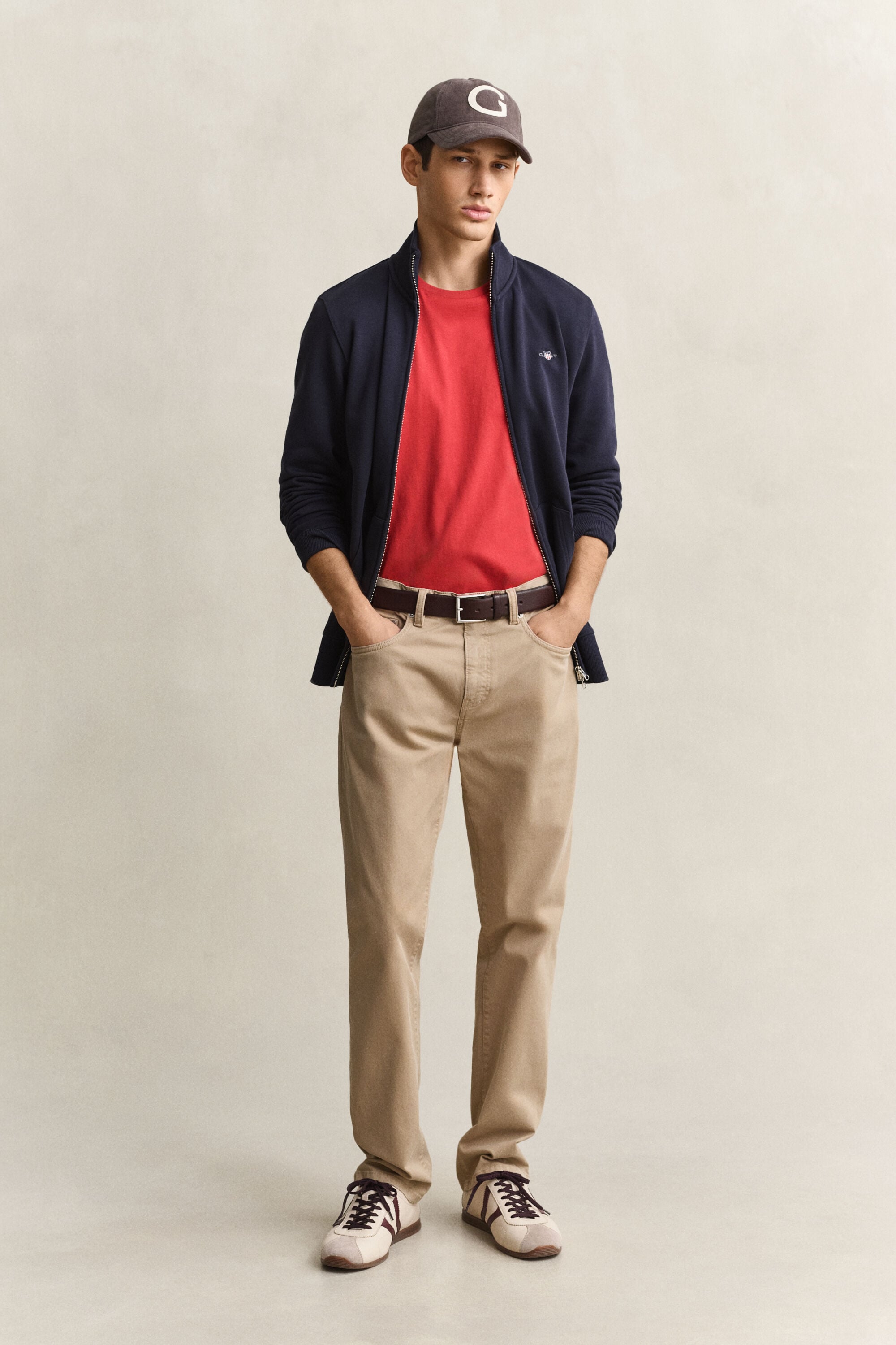 Sweat-shirt zippé avec écusson