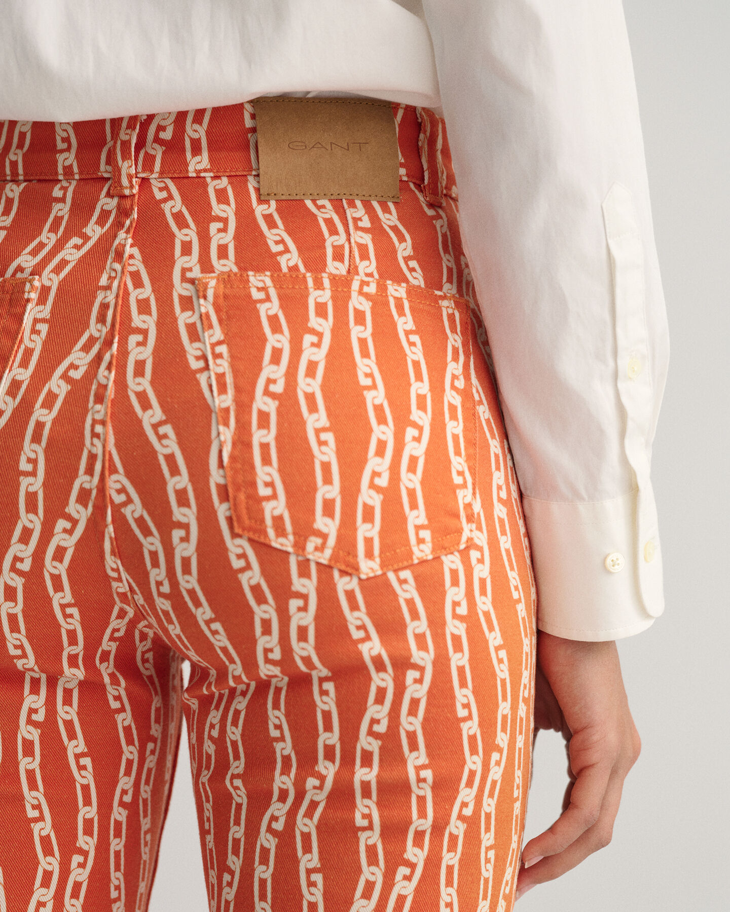 Jean court Chain Print