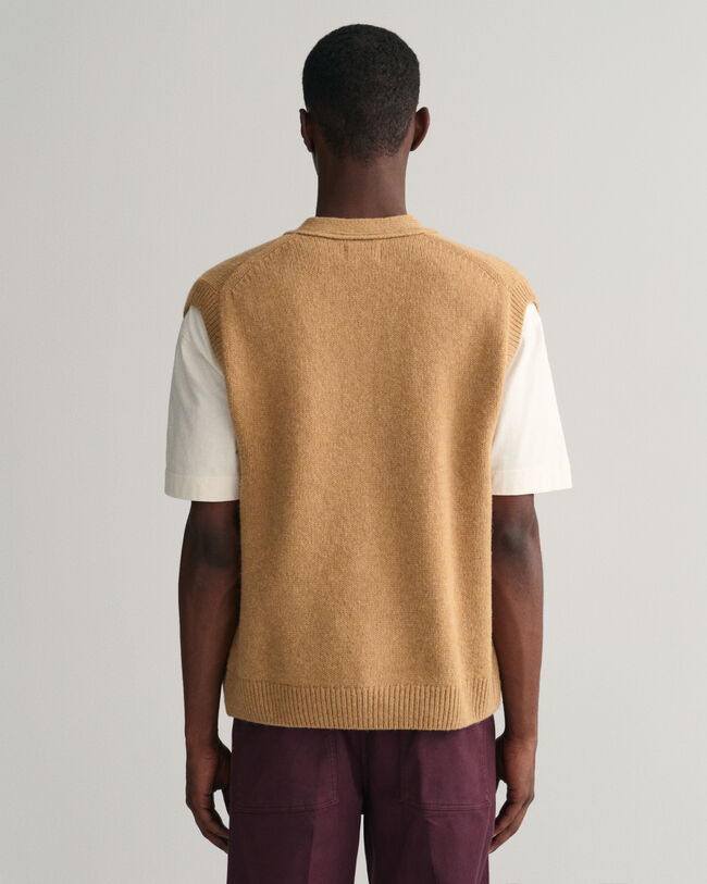Gilet sans manches boutonné en laine douce