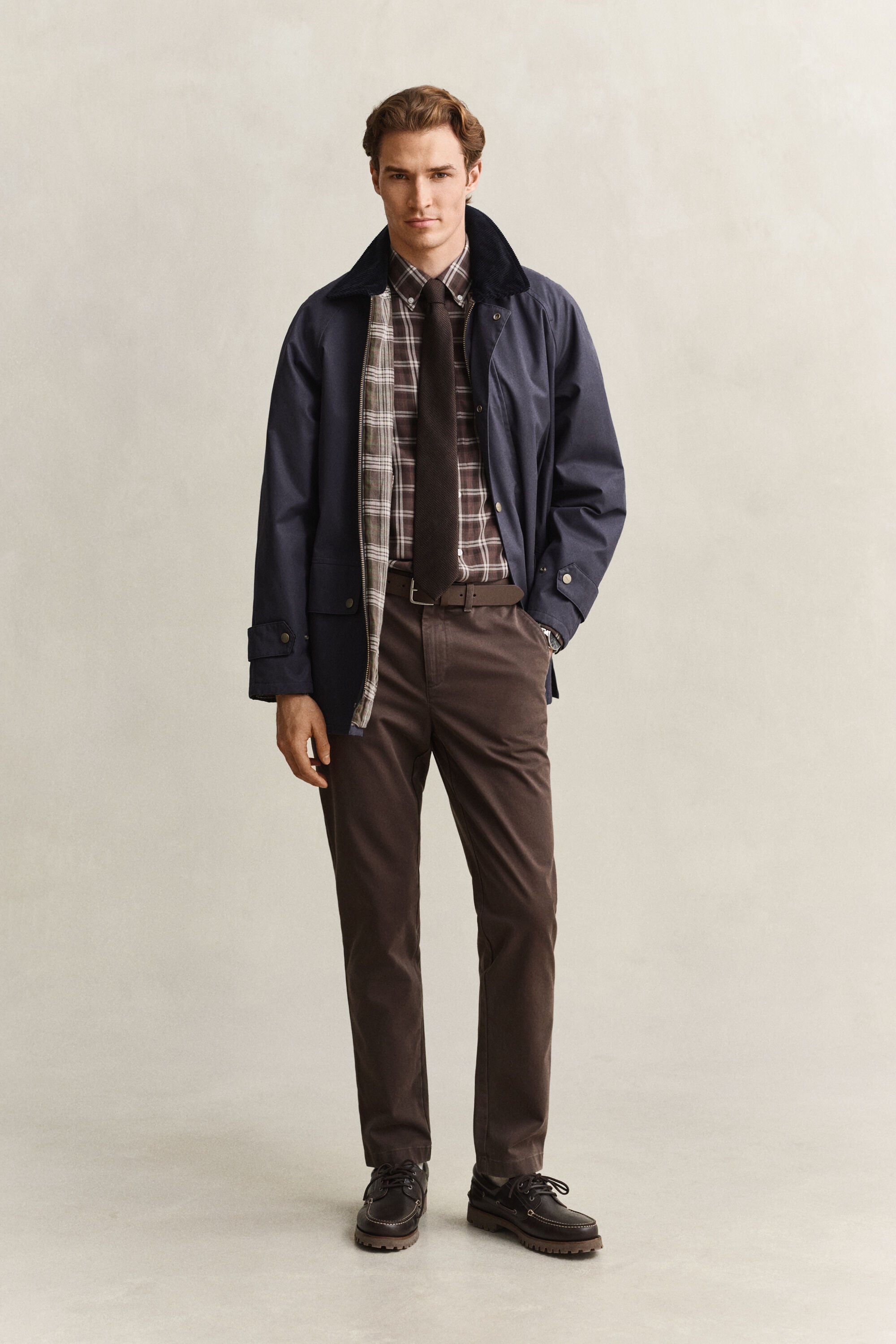 Pantalon chino coupe slim confortable