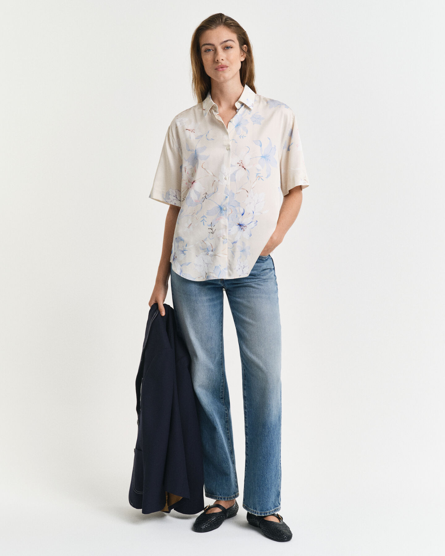 Chemise coupe regular à manches courtes avec imprimé floral