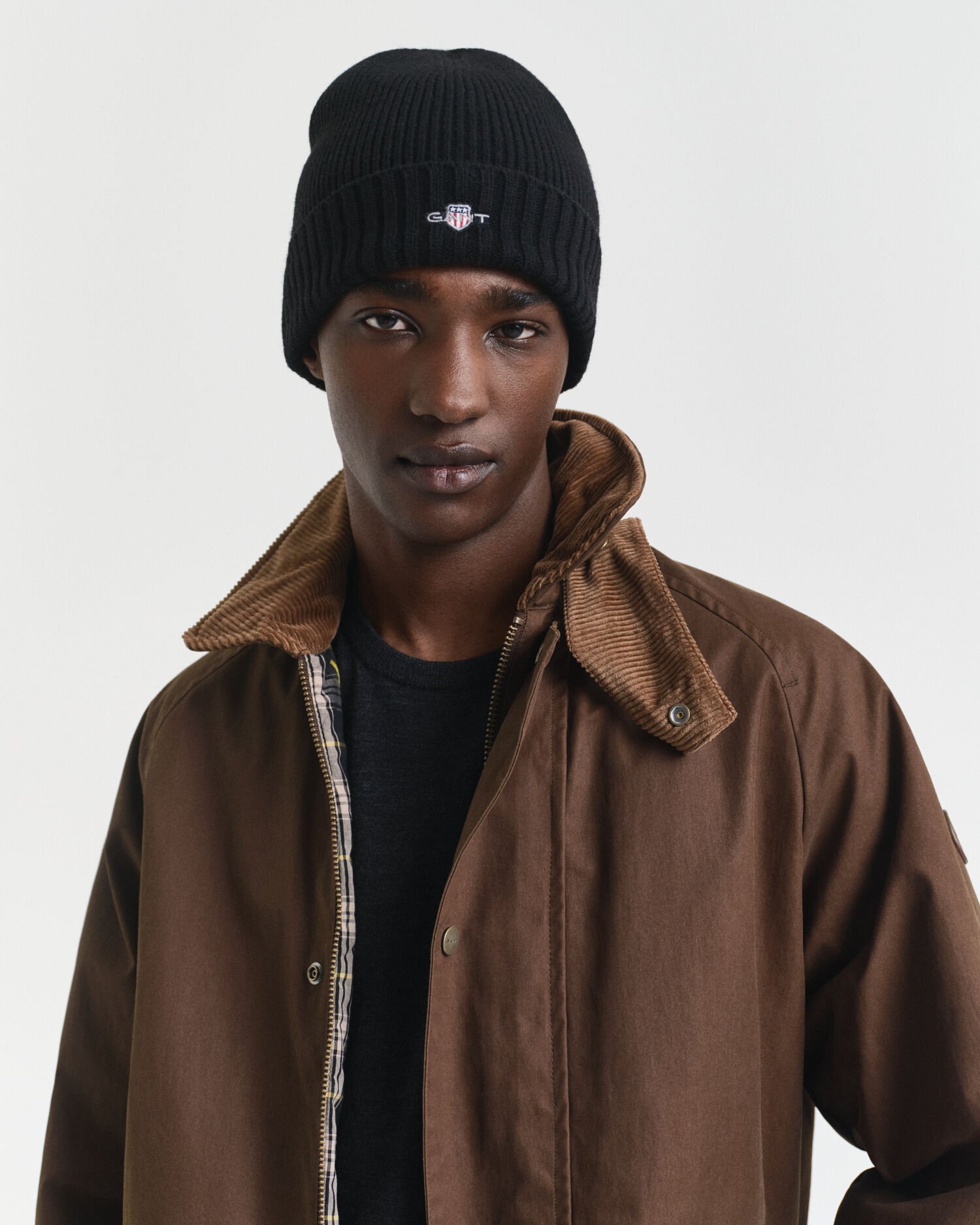 Bonnet en laine avec écusson