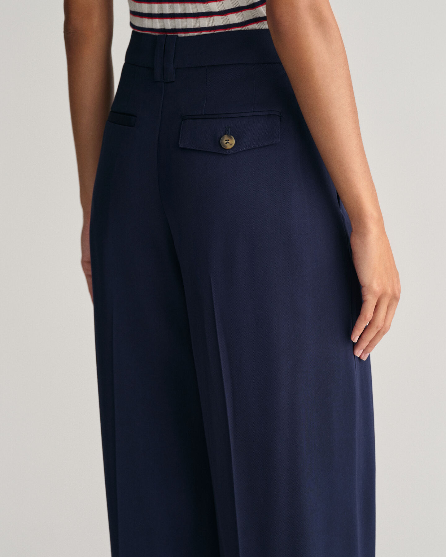 Pantalon chino loose fit taille basse à jambes larges