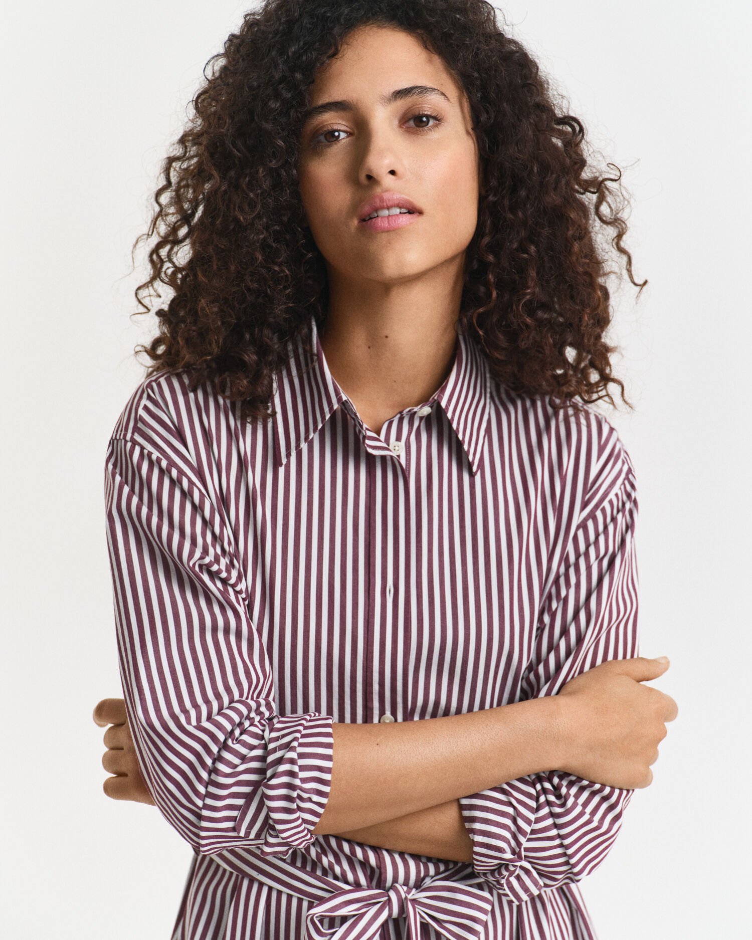 Robe-chemise classique en popeline avec ceinture