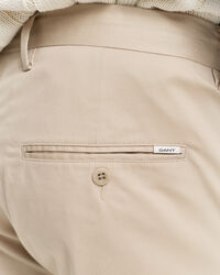 Short coupe slim sportif