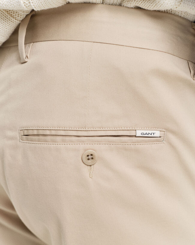 Short coupe slim sportif