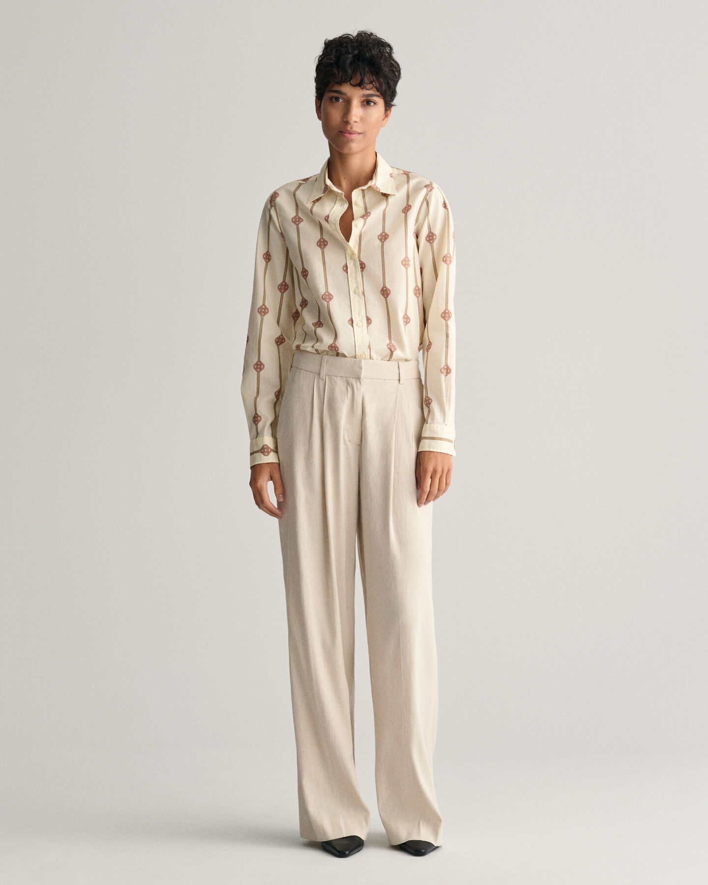 Chemise regular fit en voile de coton &agrave; rayures Monogram