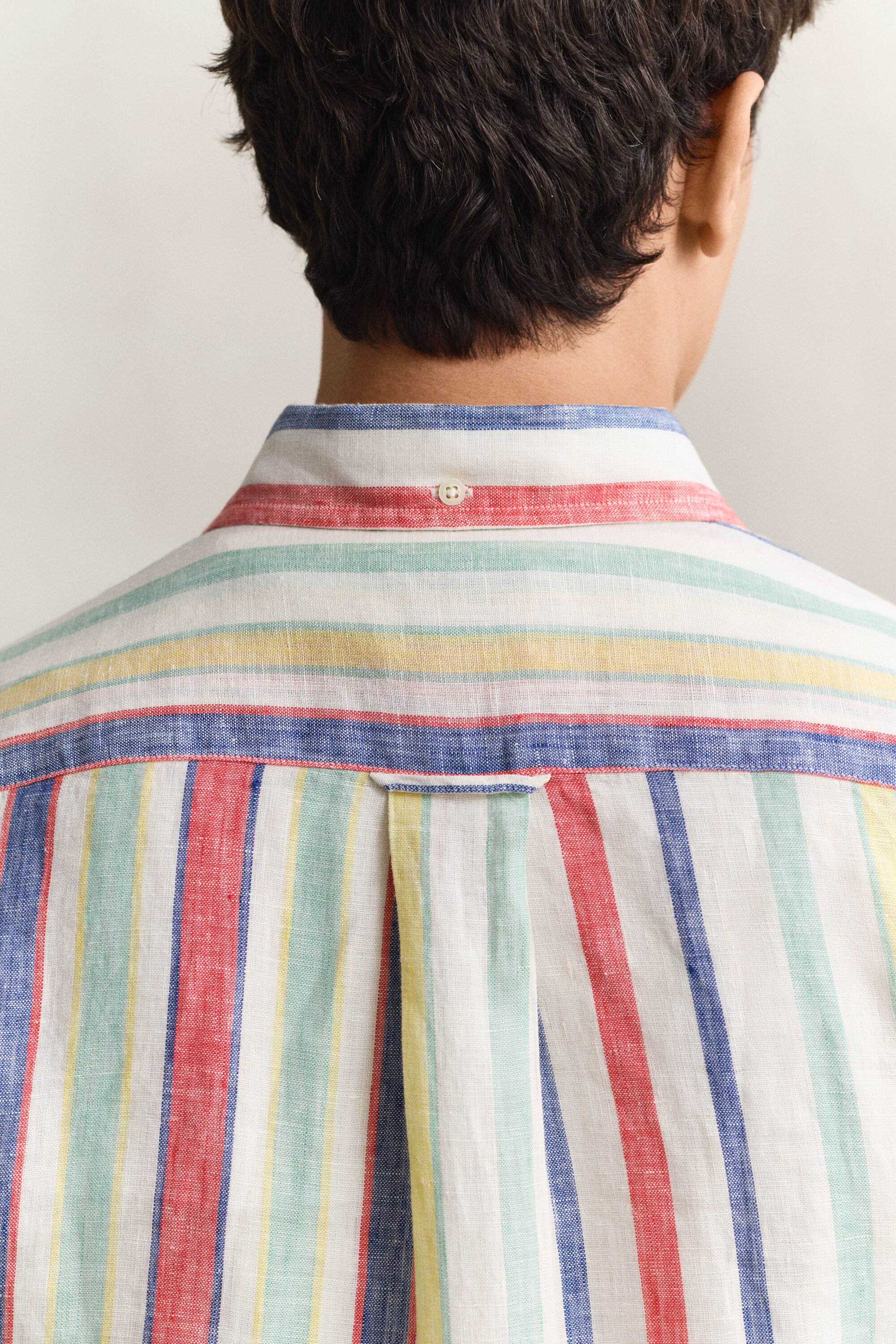 Chemise en lin à rayures multicolores