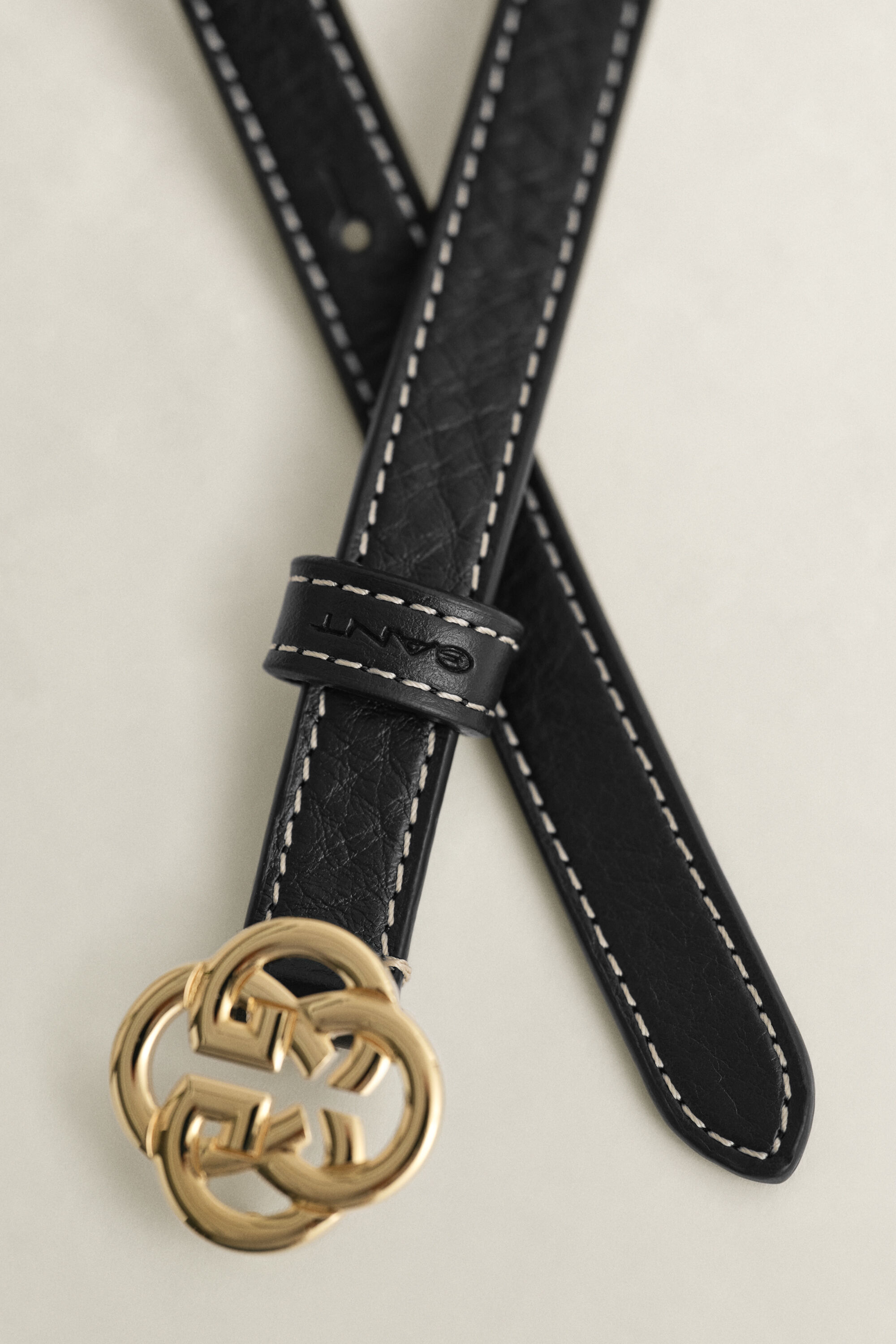 Ceinture en cuir avec boucle monogramme