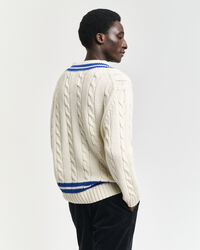 Pull col V en maille torsadée