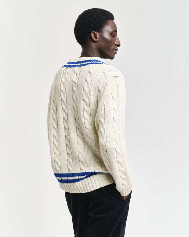 Pull col V en maille torsadée