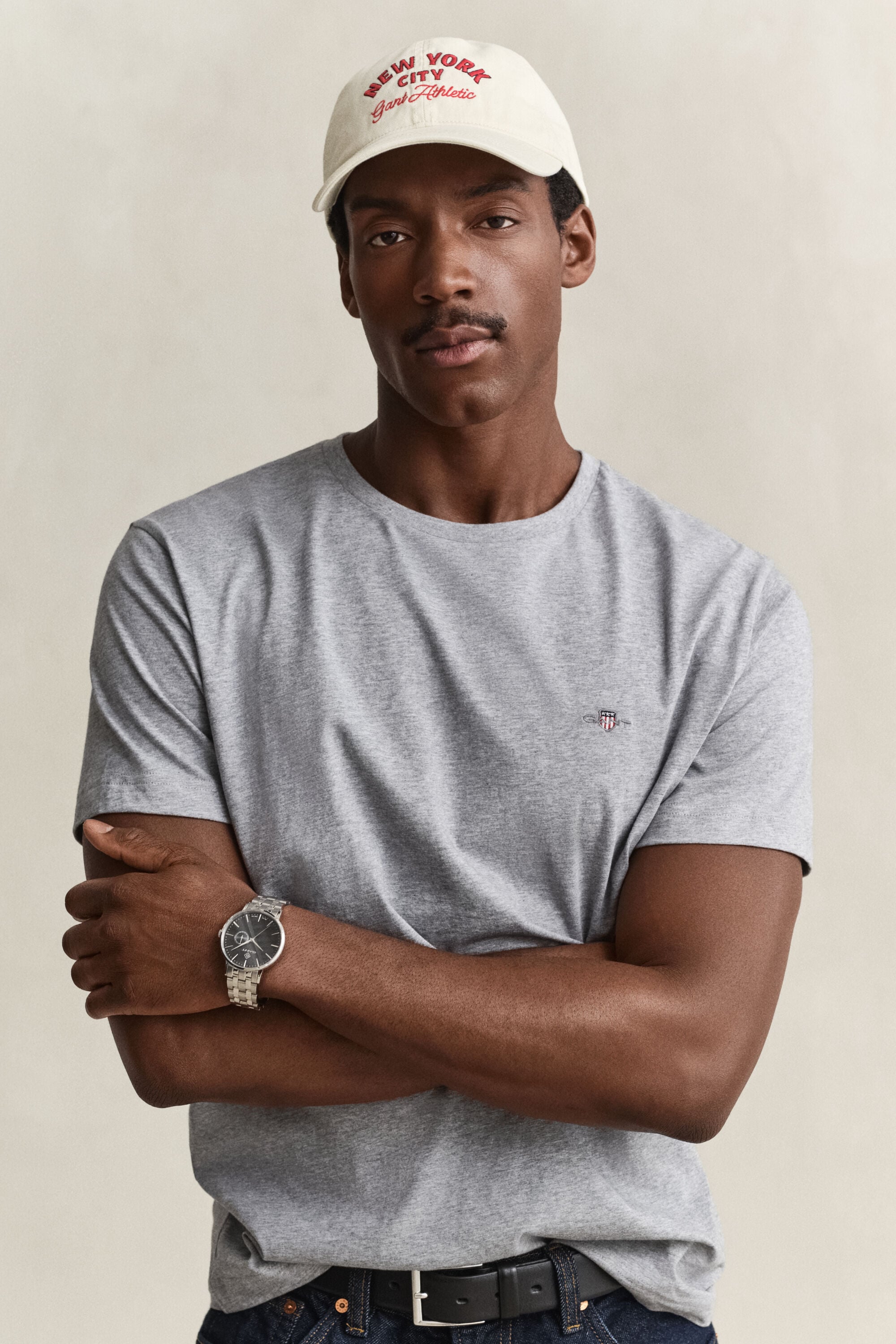 T-shirt regular avec écusson